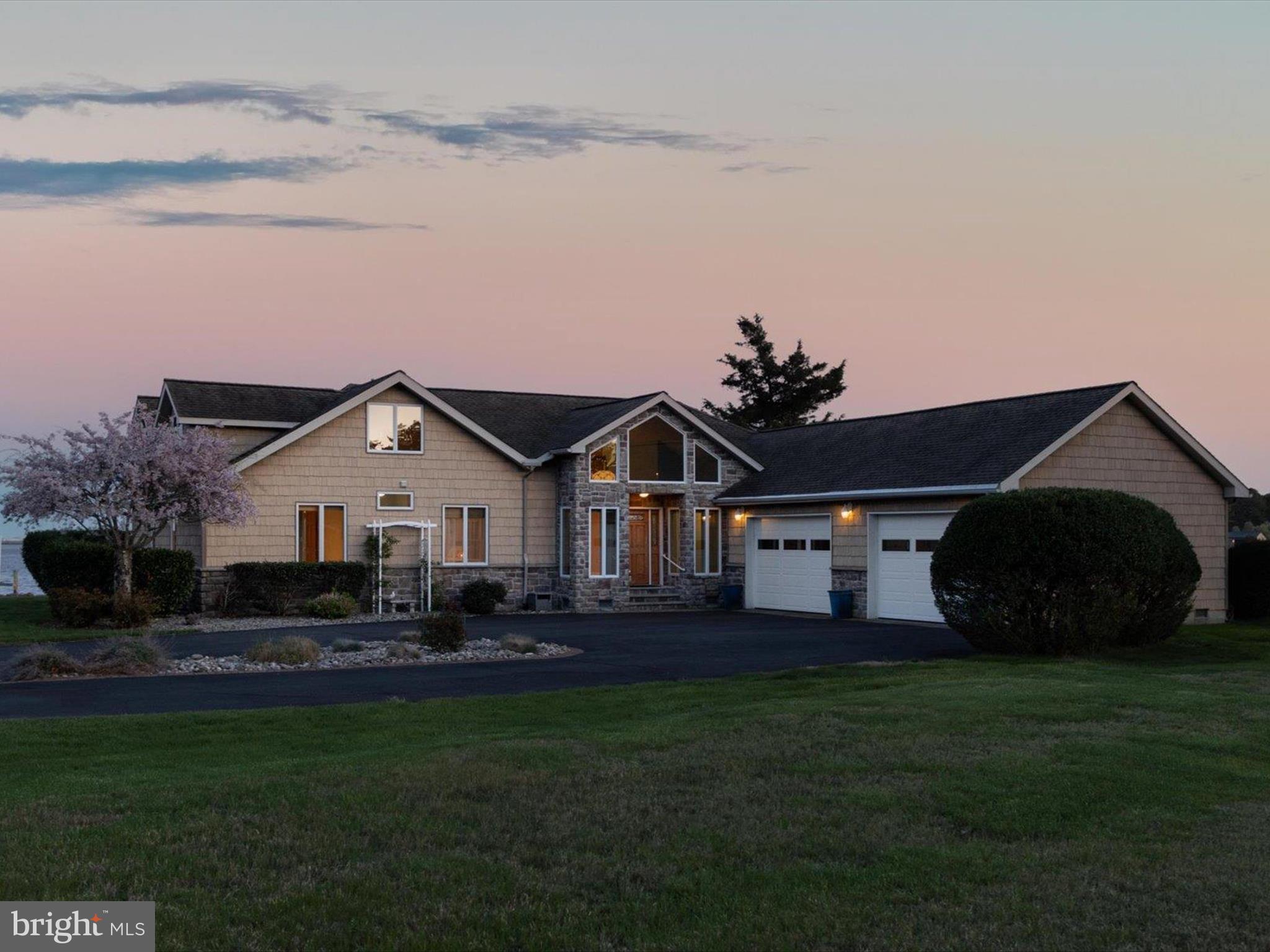 HIDDEN HARBOR - Residential