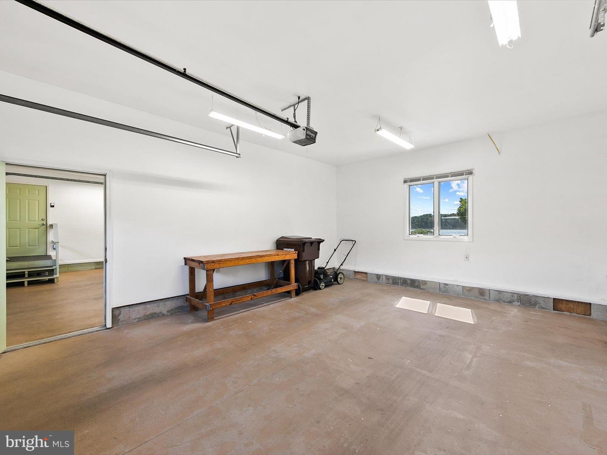 HIDDEN HARBOR - Residential