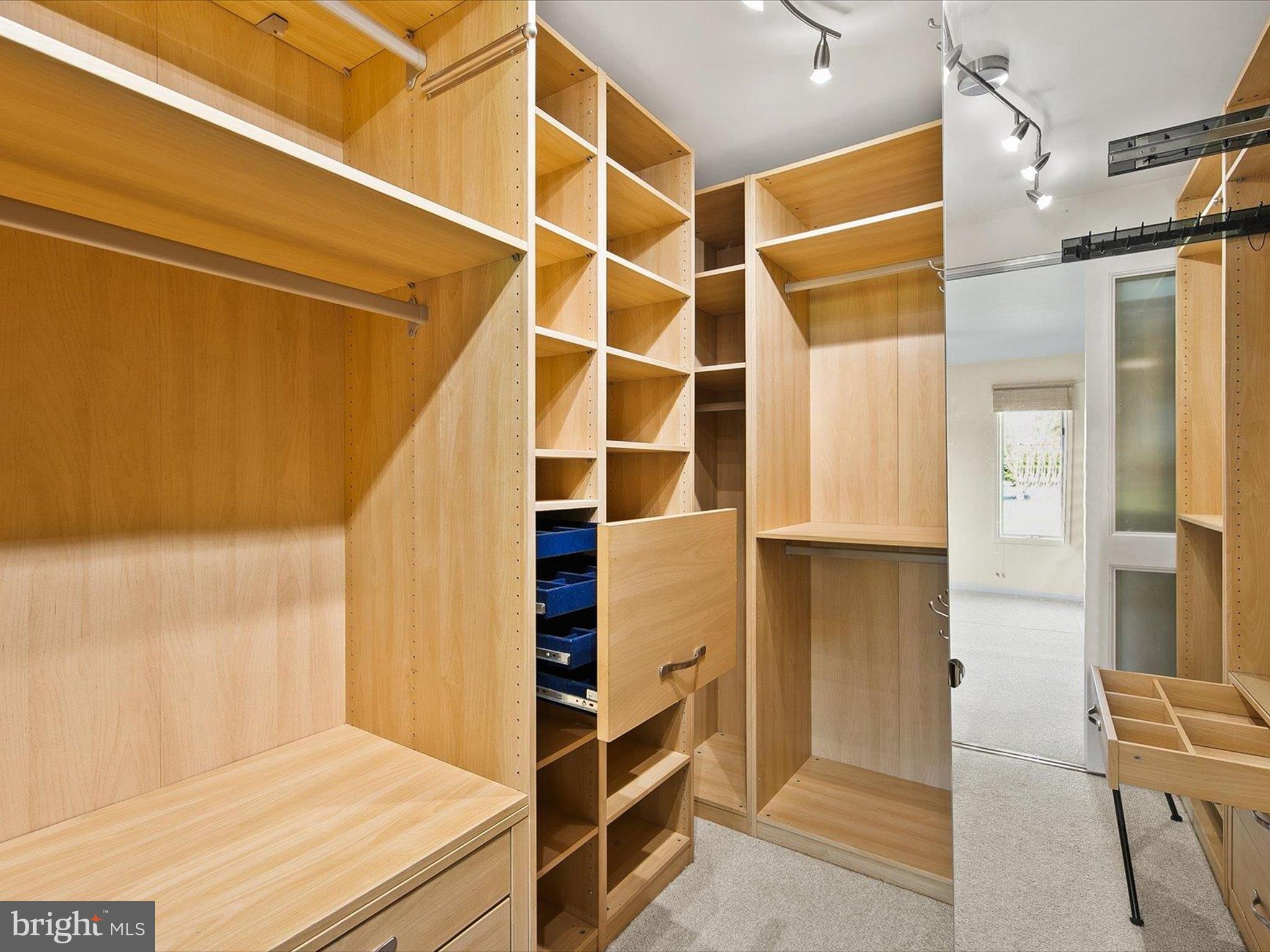 HIDDEN HARBOR - Residential