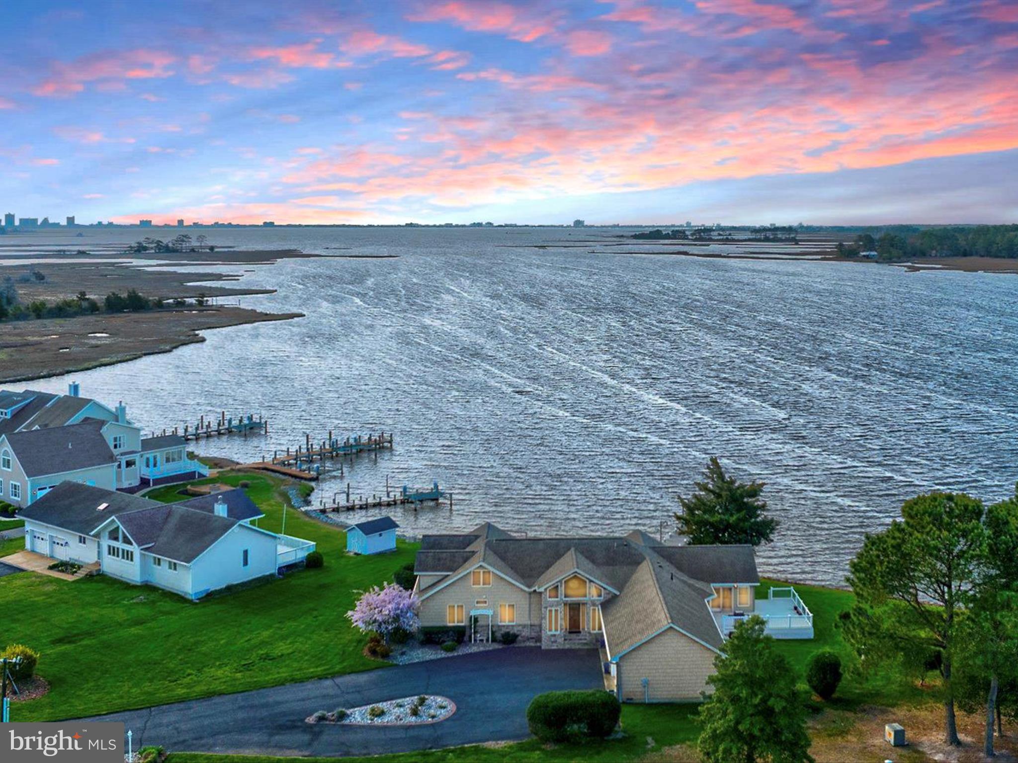 HIDDEN HARBOR - Residential