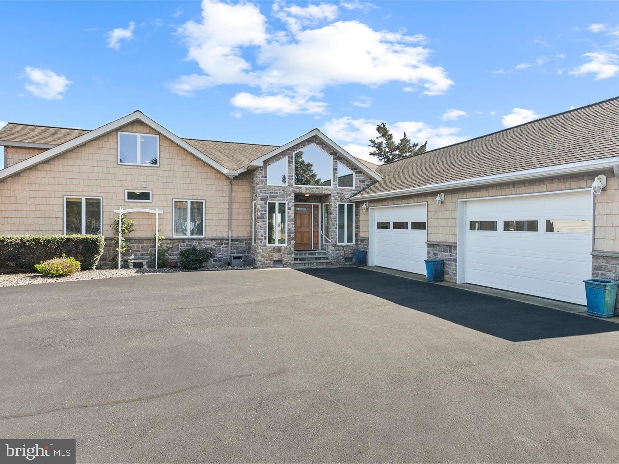 HIDDEN HARBOR - Residential