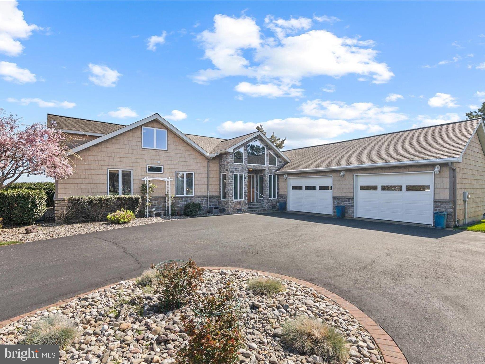 HIDDEN HARBOR - Residential