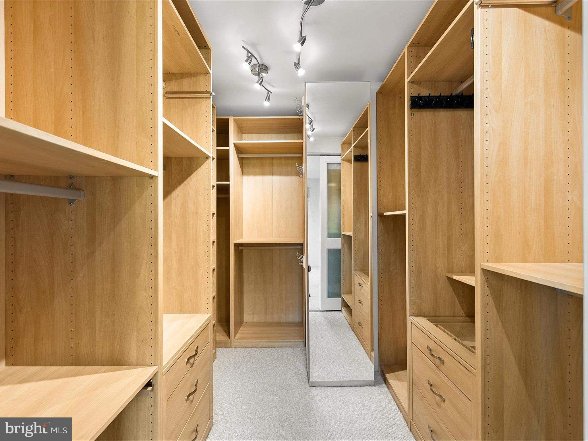 HIDDEN HARBOR - Residential