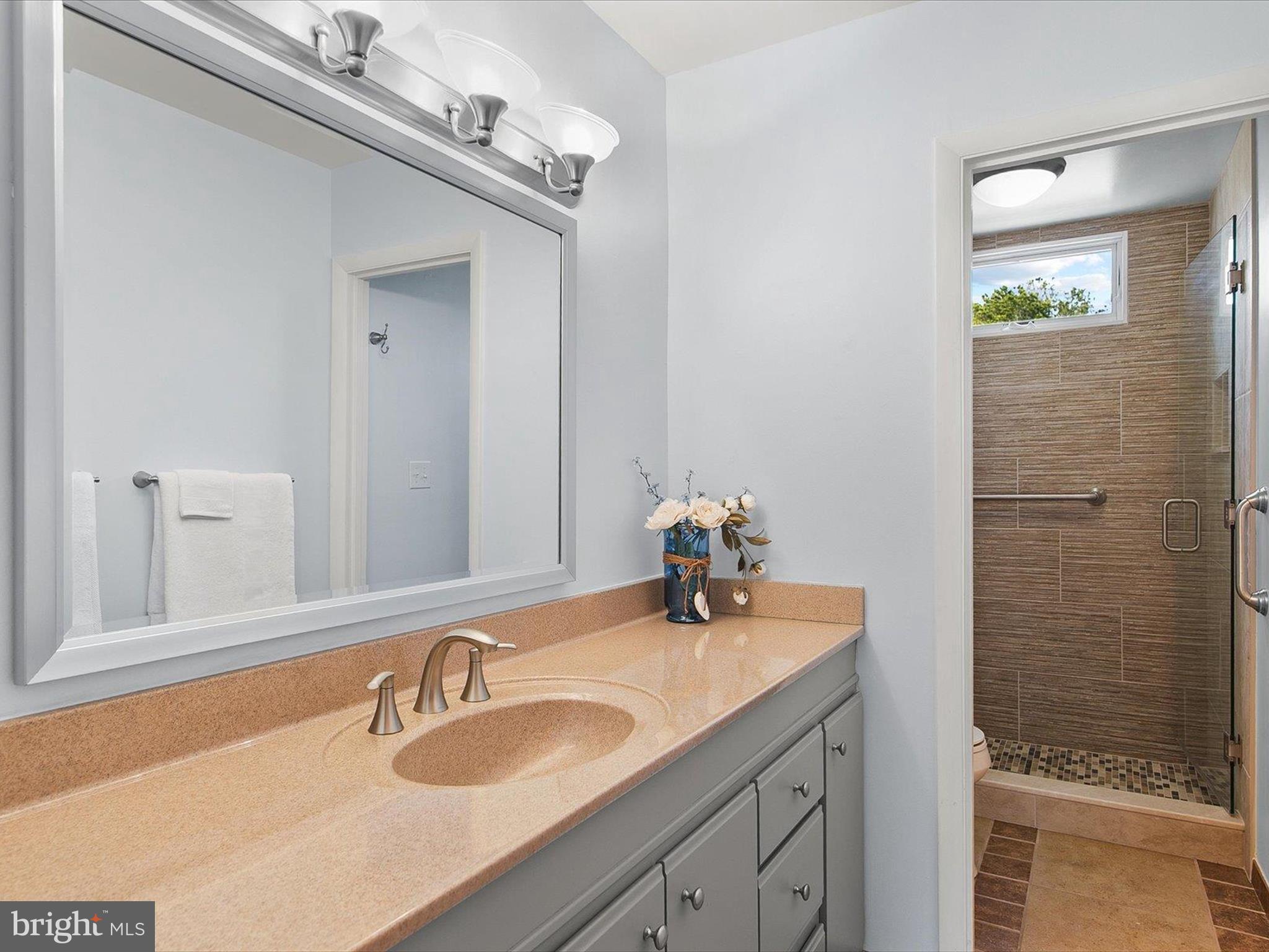 HIDDEN HARBOR - Residential