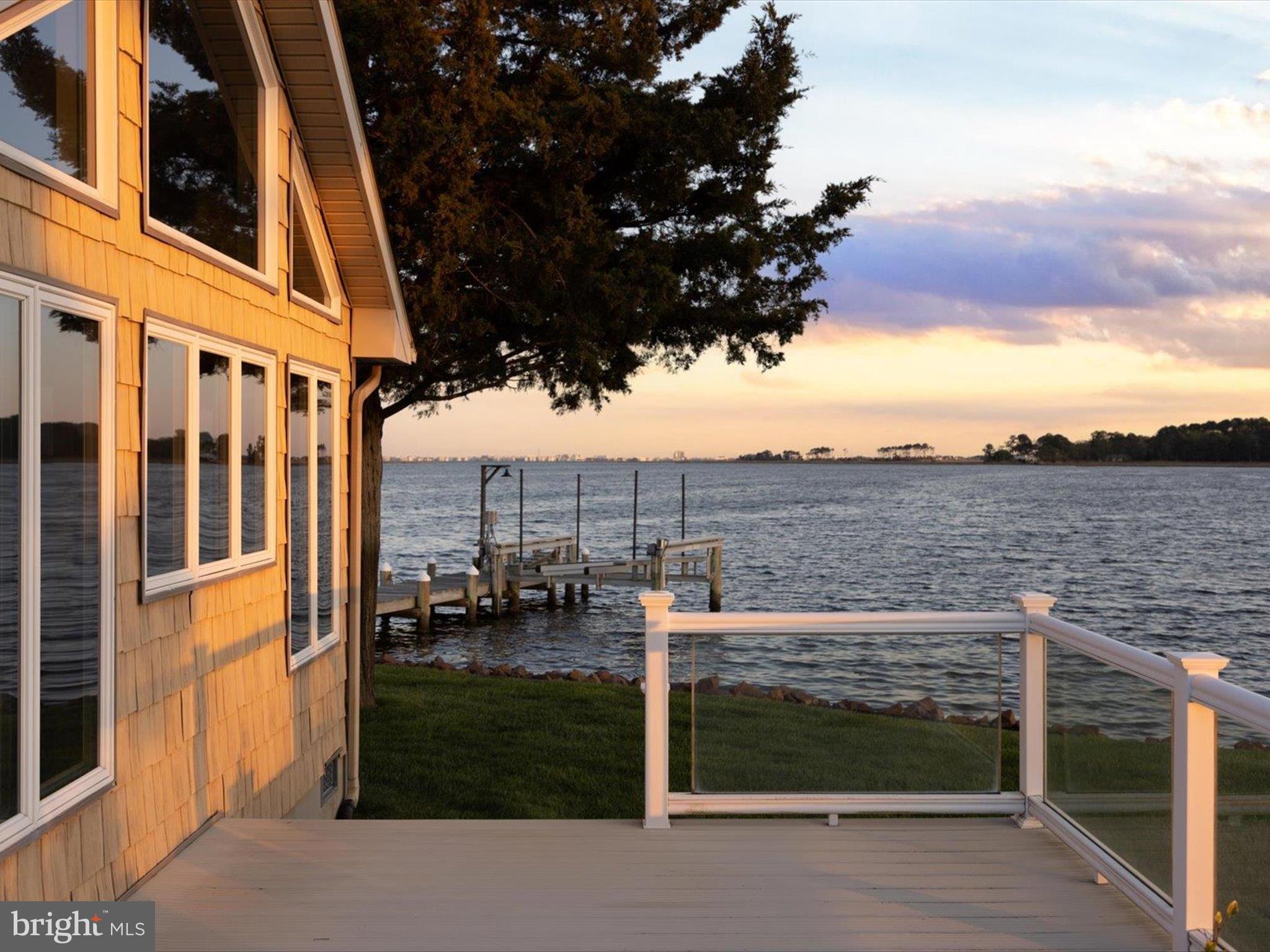 HIDDEN HARBOR - Residential