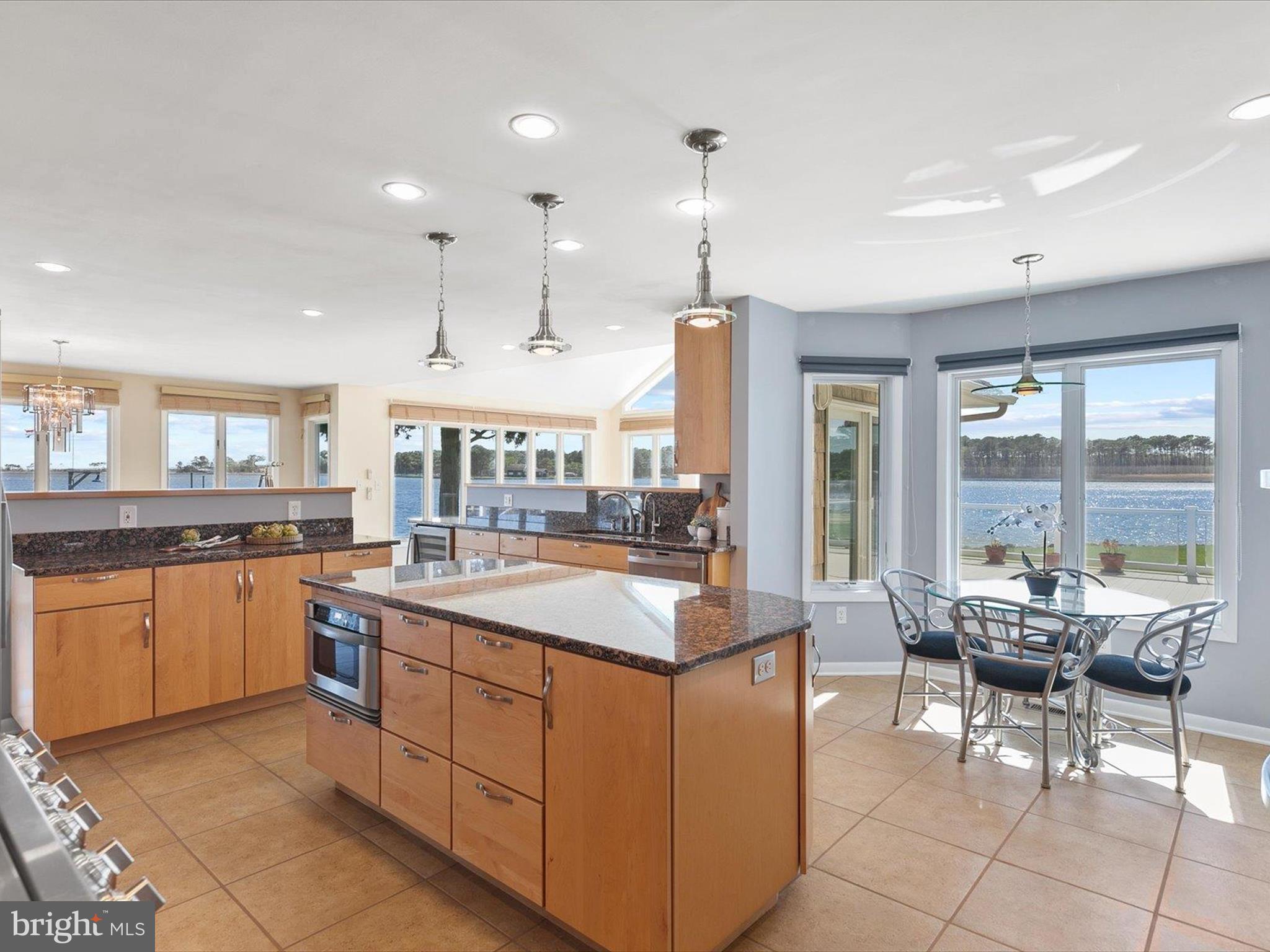 HIDDEN HARBOR - Residential