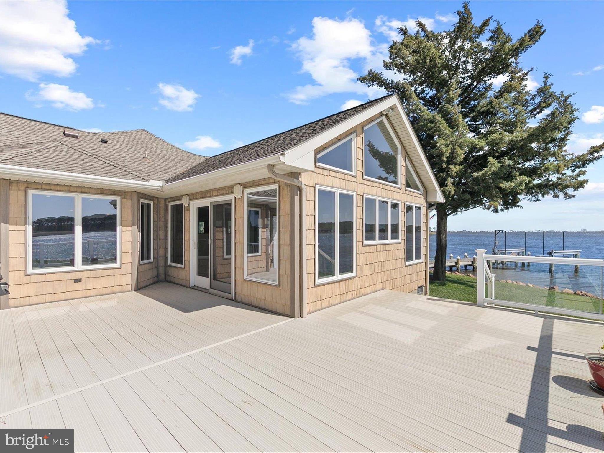 HIDDEN HARBOR - Residential