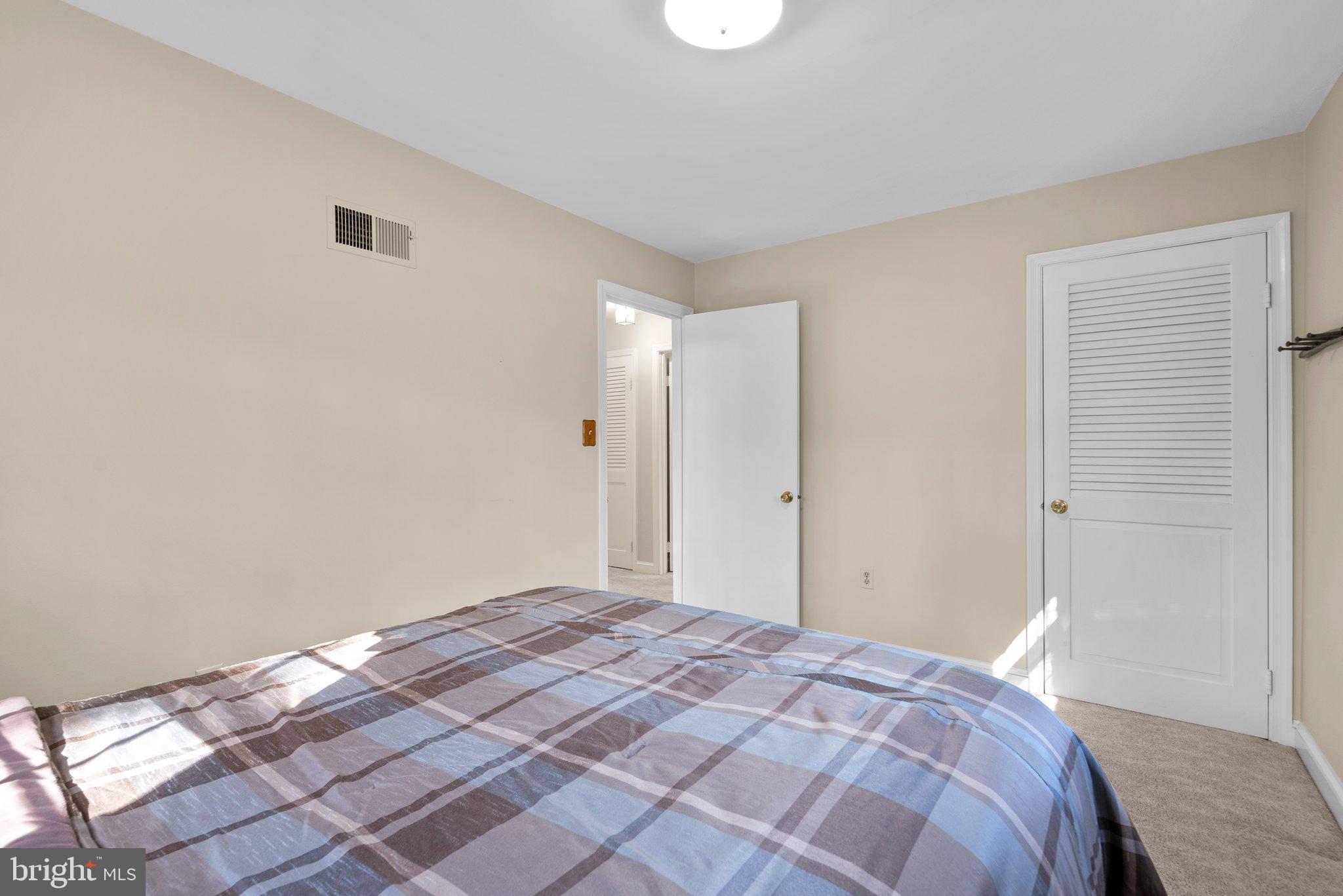 OAK SPRINGS - Residential