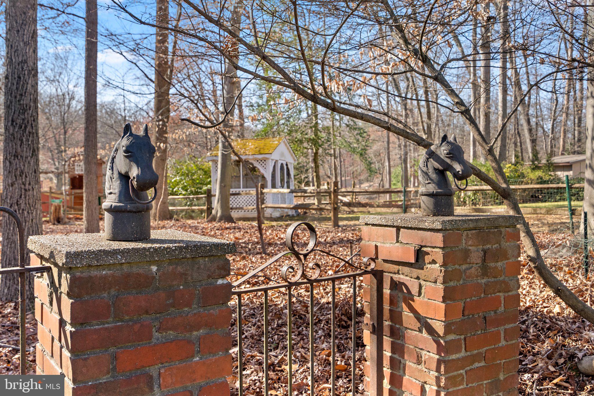 OAK SPRINGS - Residential