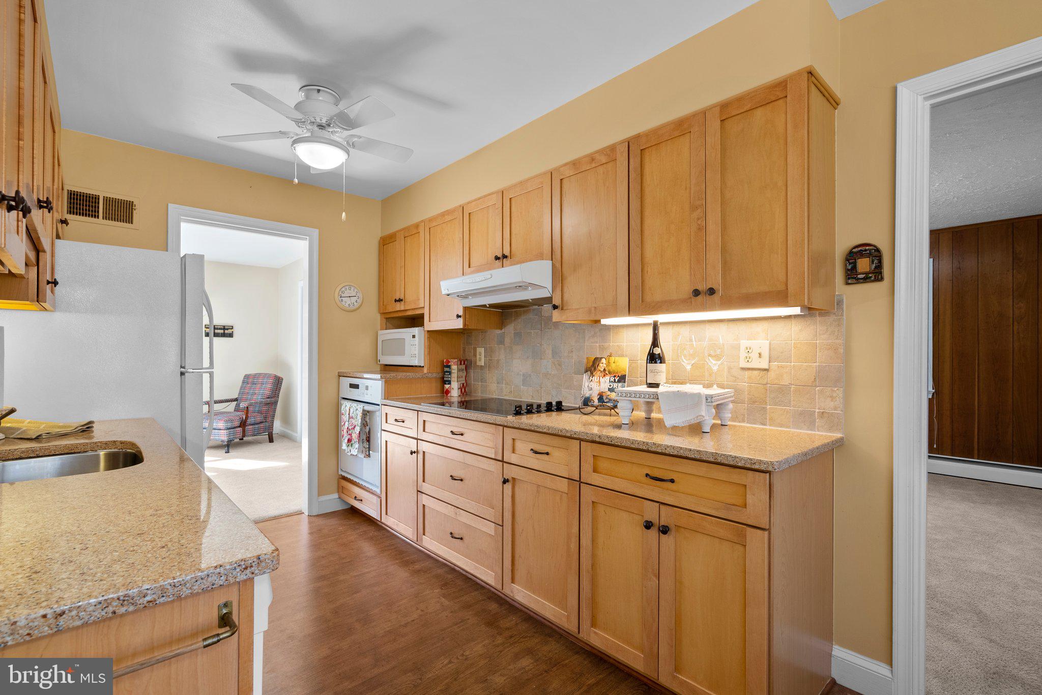 OAK SPRINGS - Residential