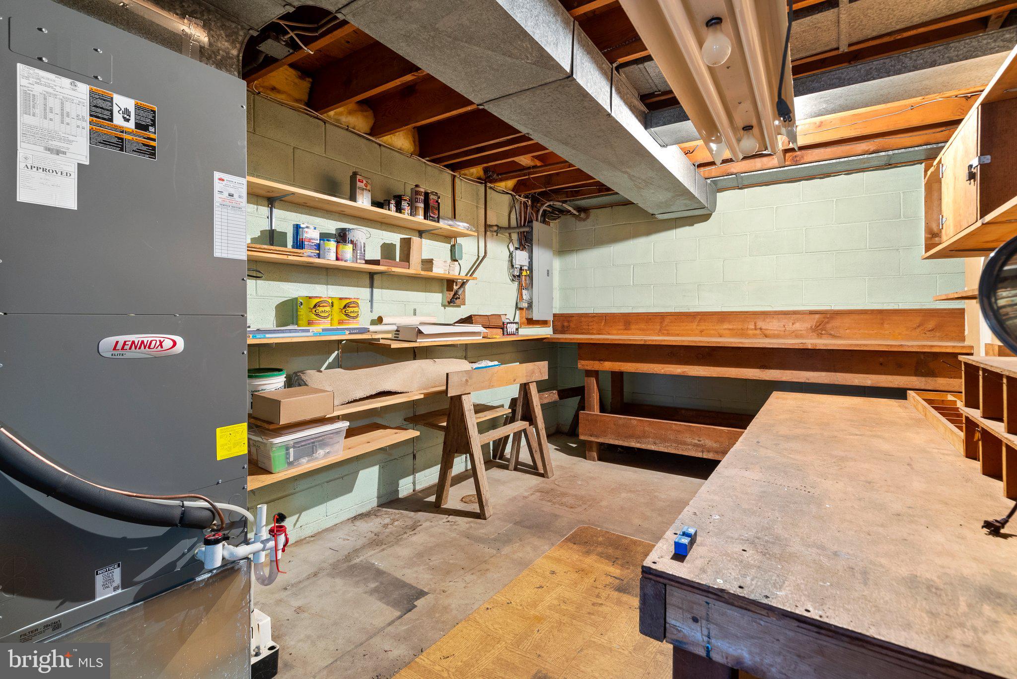 OAK SPRINGS - Residential