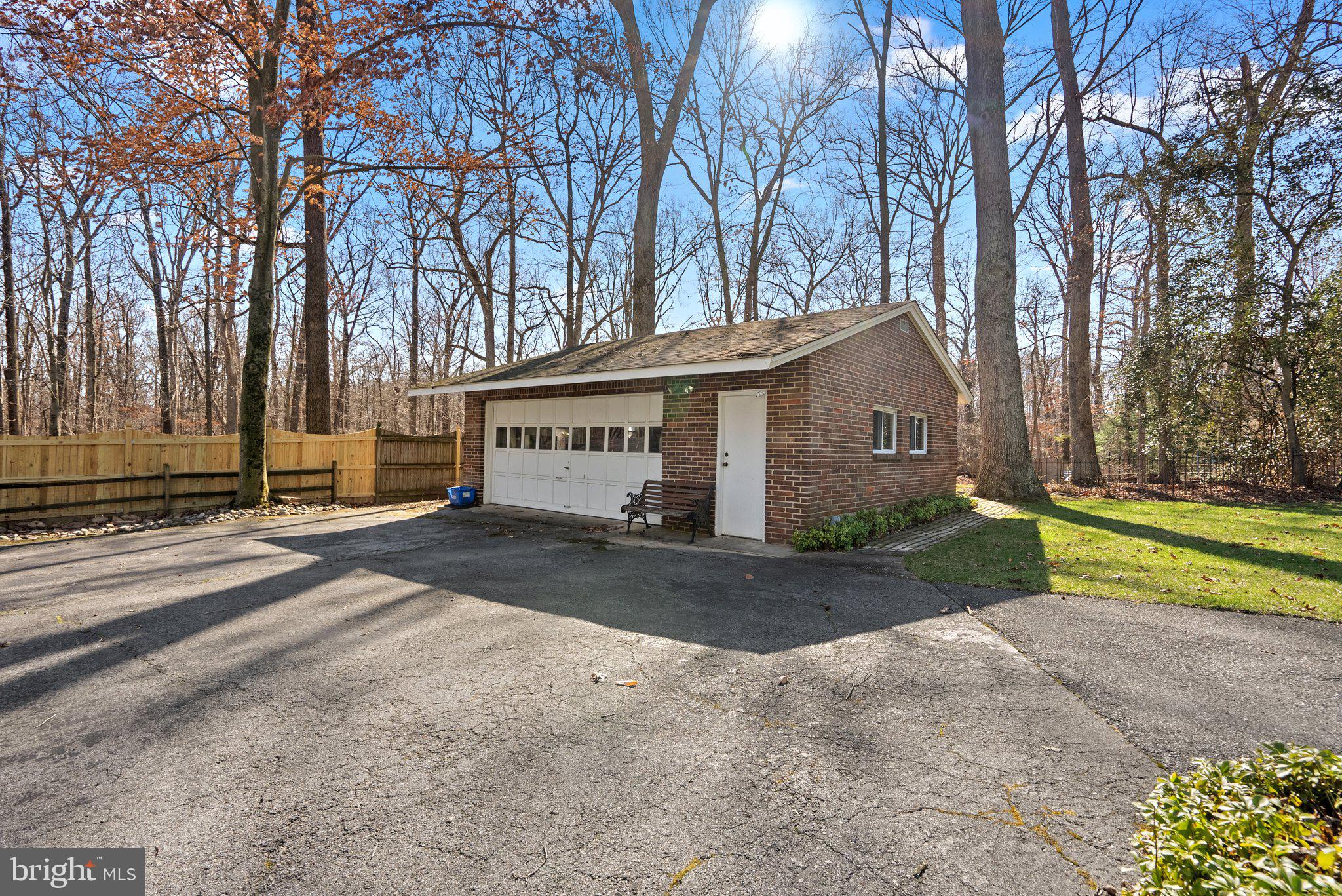 OAK SPRINGS - Residential