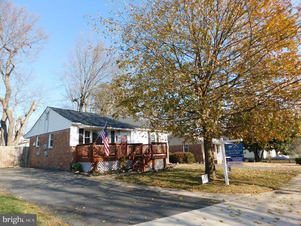 2830 E Side Drive, Alexandria, VA 22306