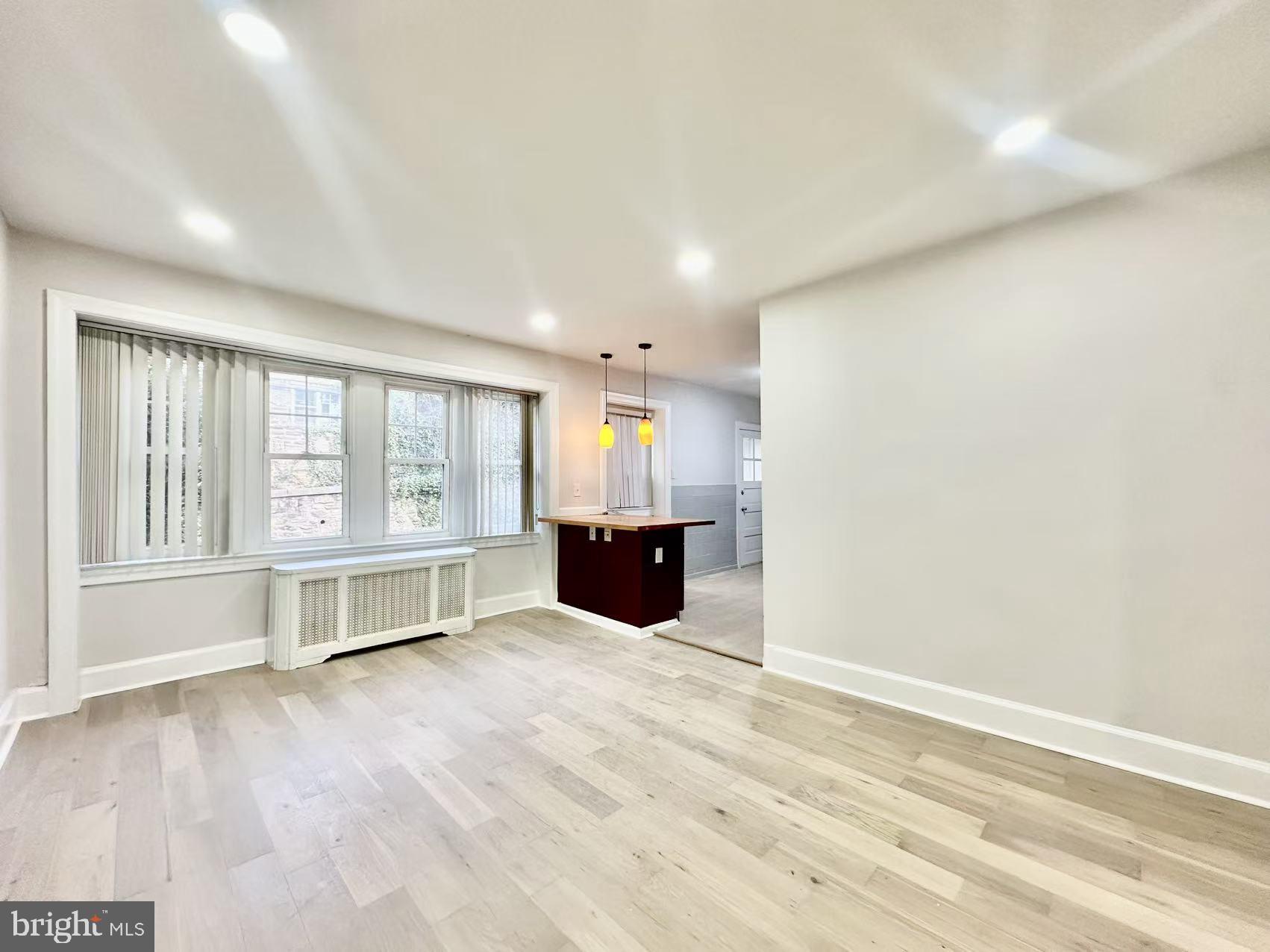 COLLEGE PARK - Residential