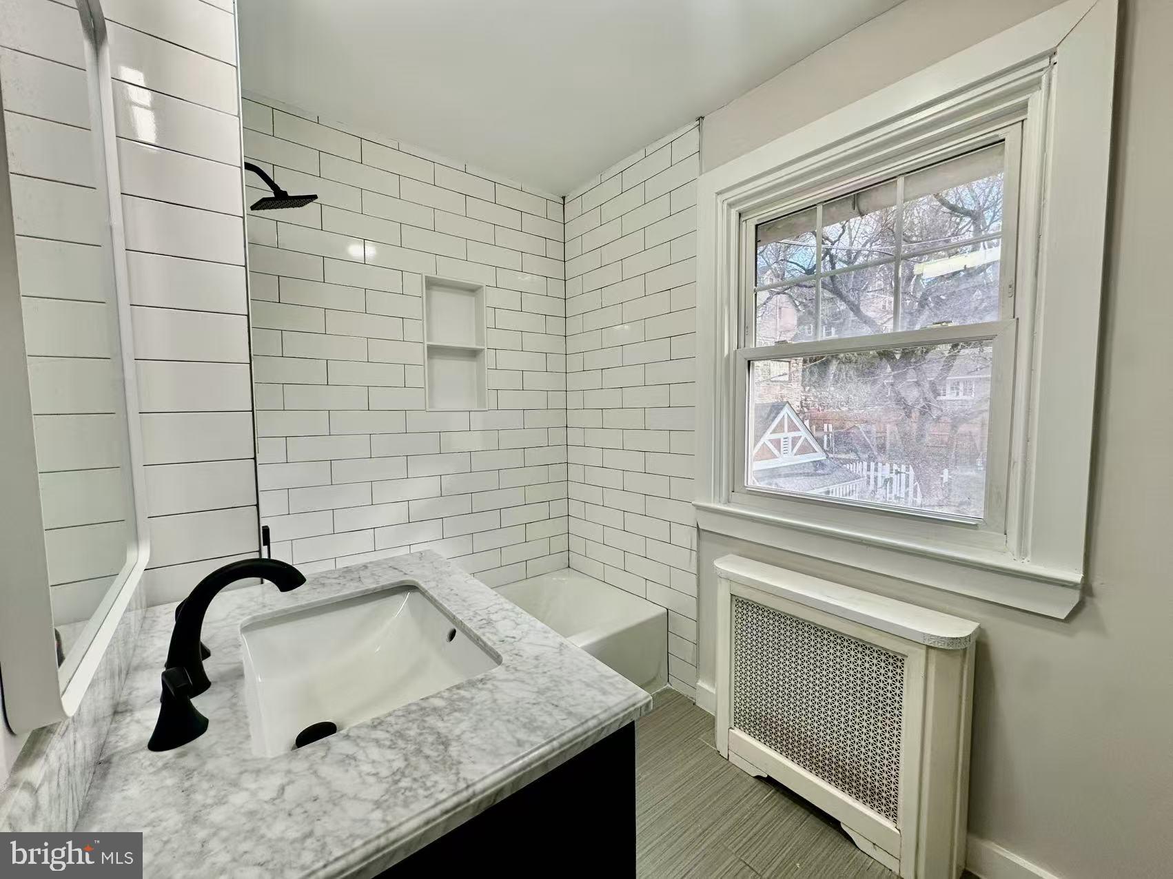 COLLEGE PARK - Residential