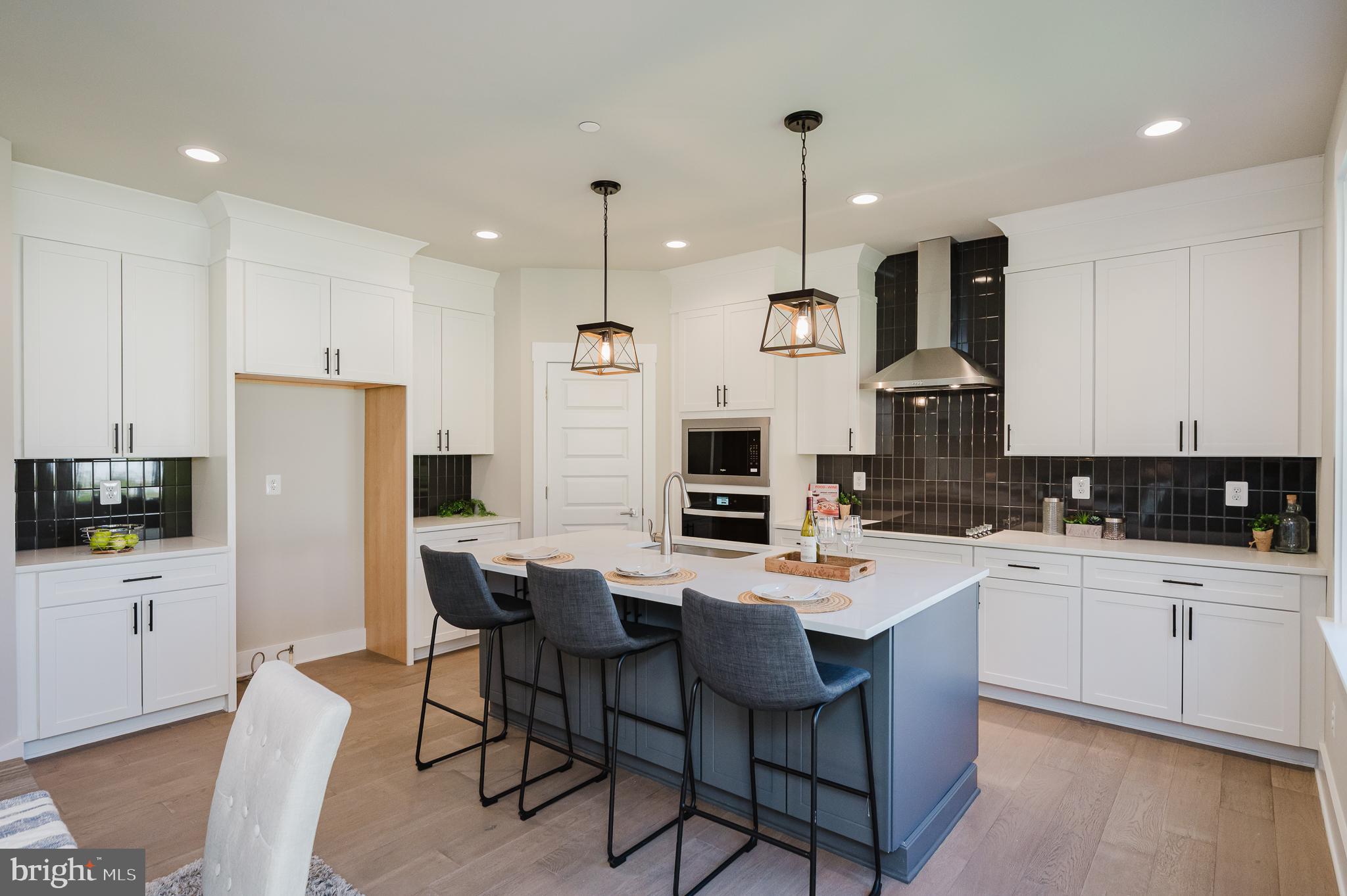 WATERS EDGE - Residential