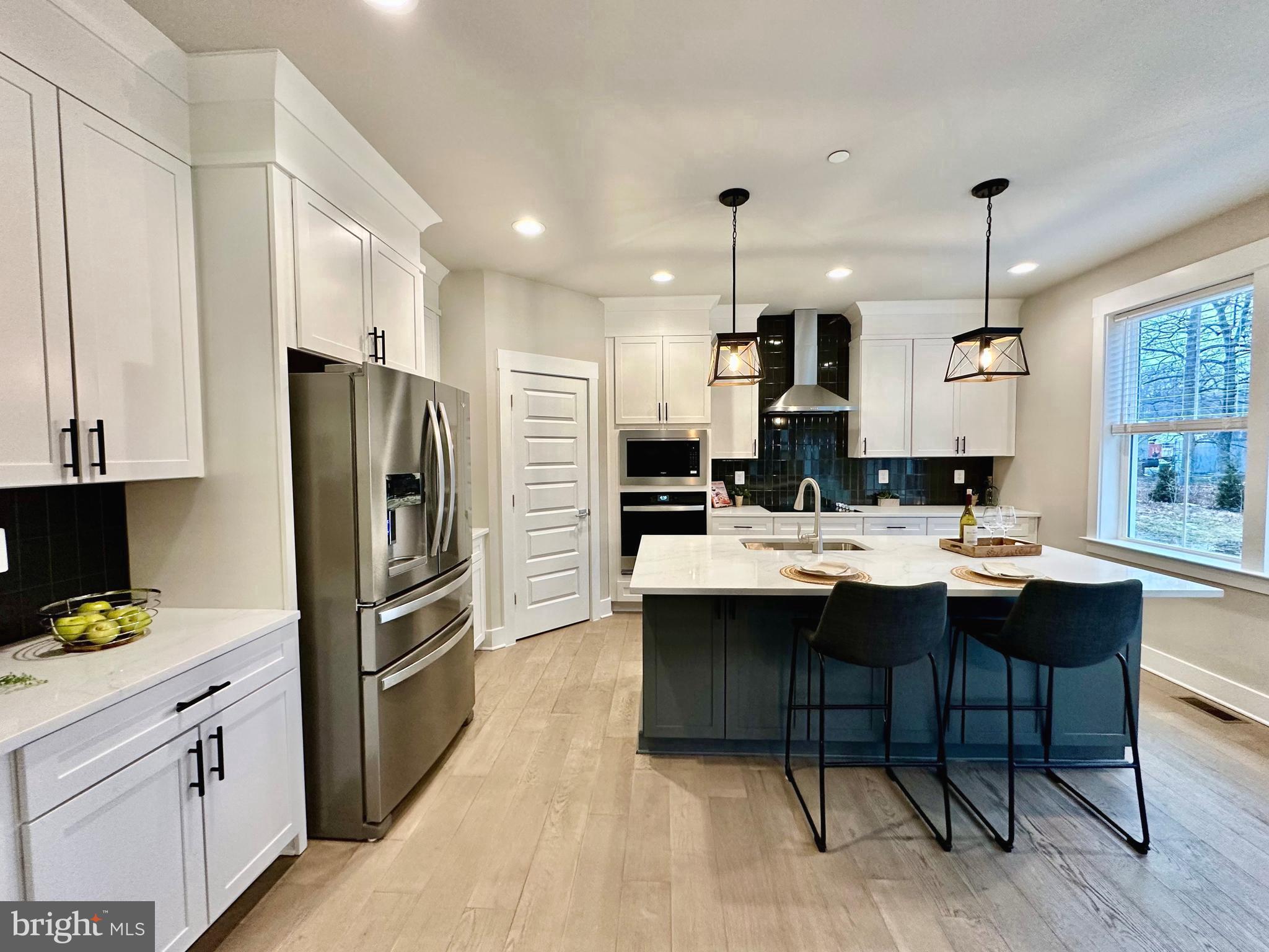 WATERS EDGE - Residential