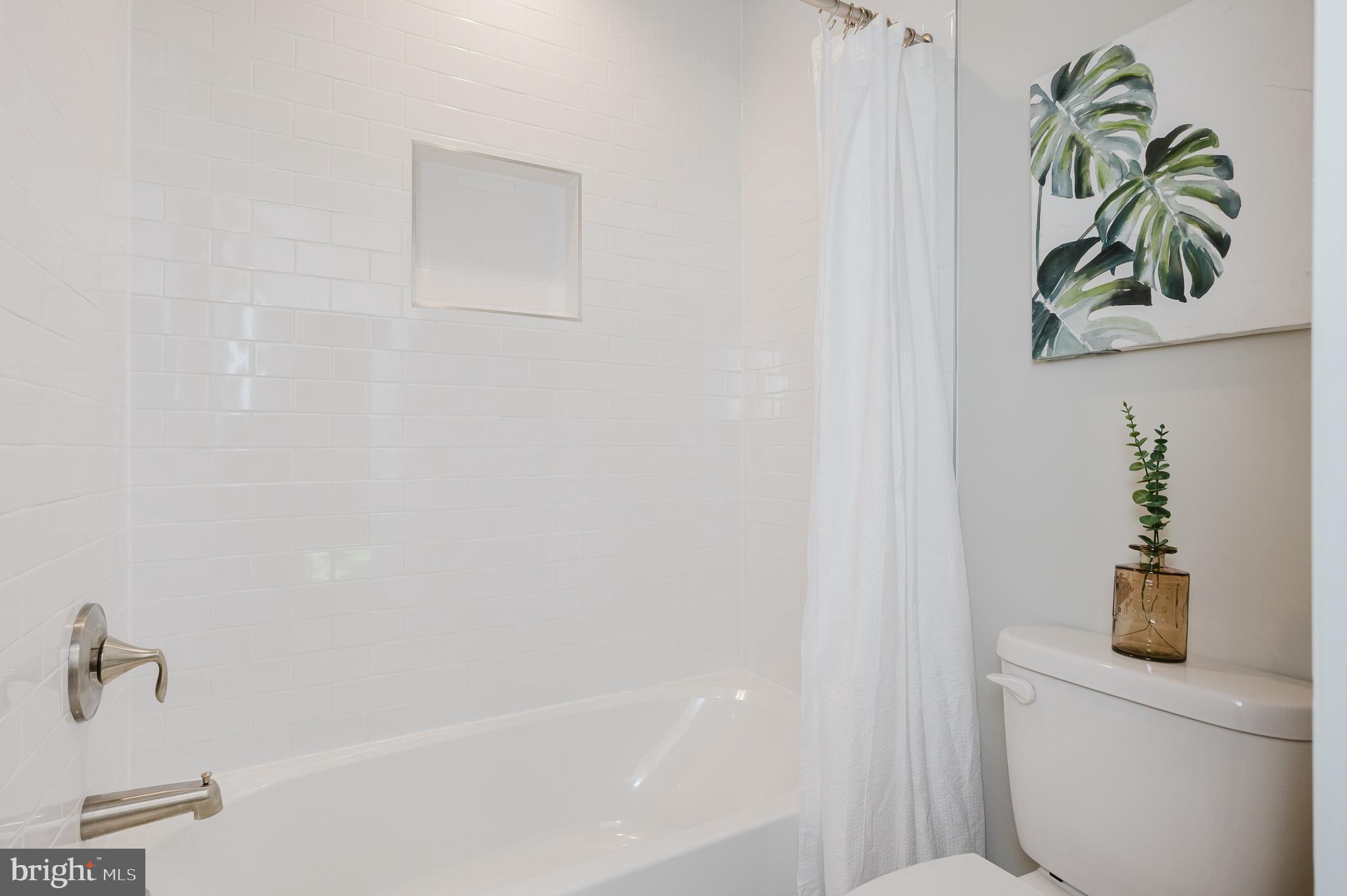 WATERS EDGE - Residential