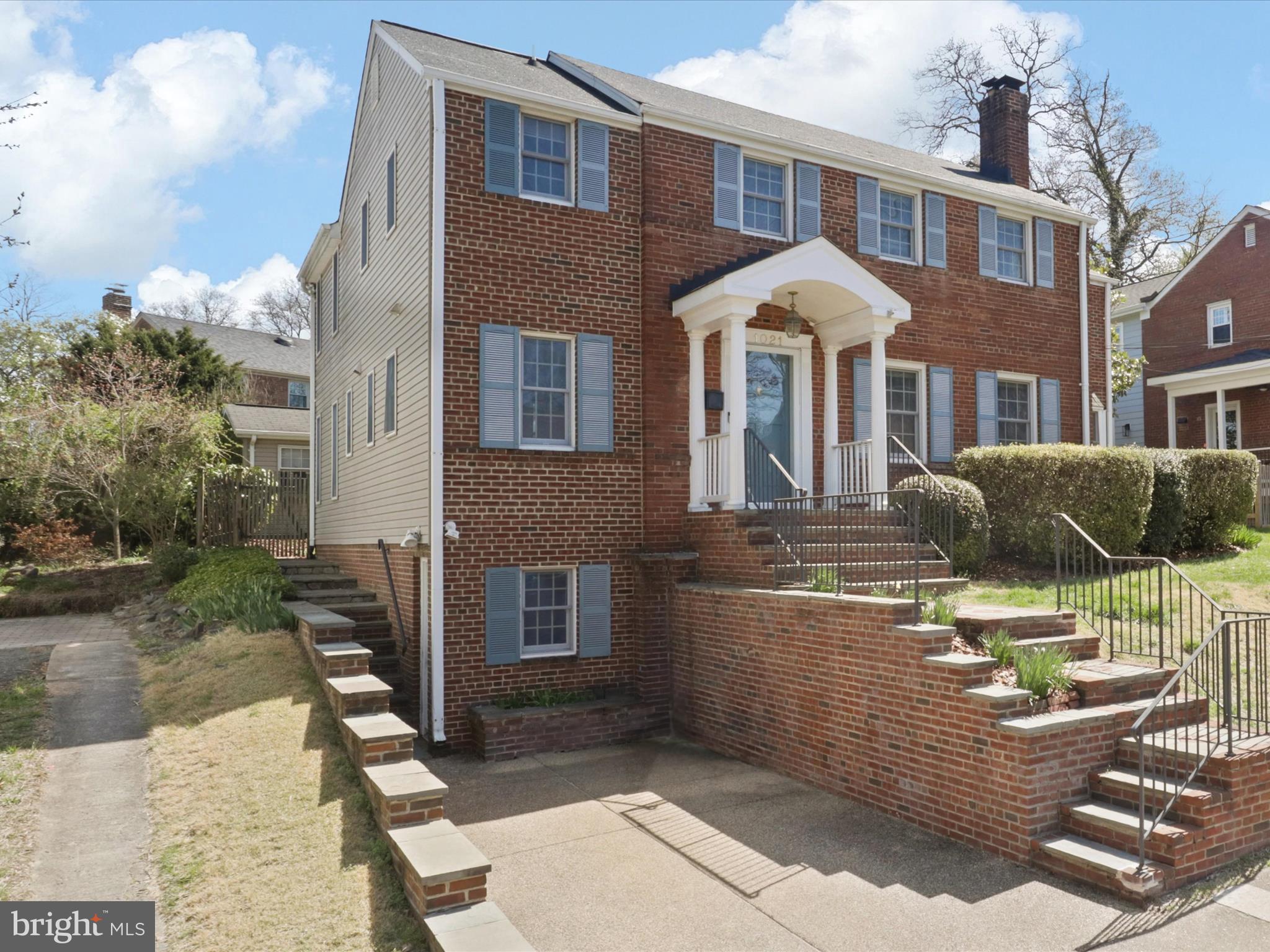 1021 N LIBERTY STREET