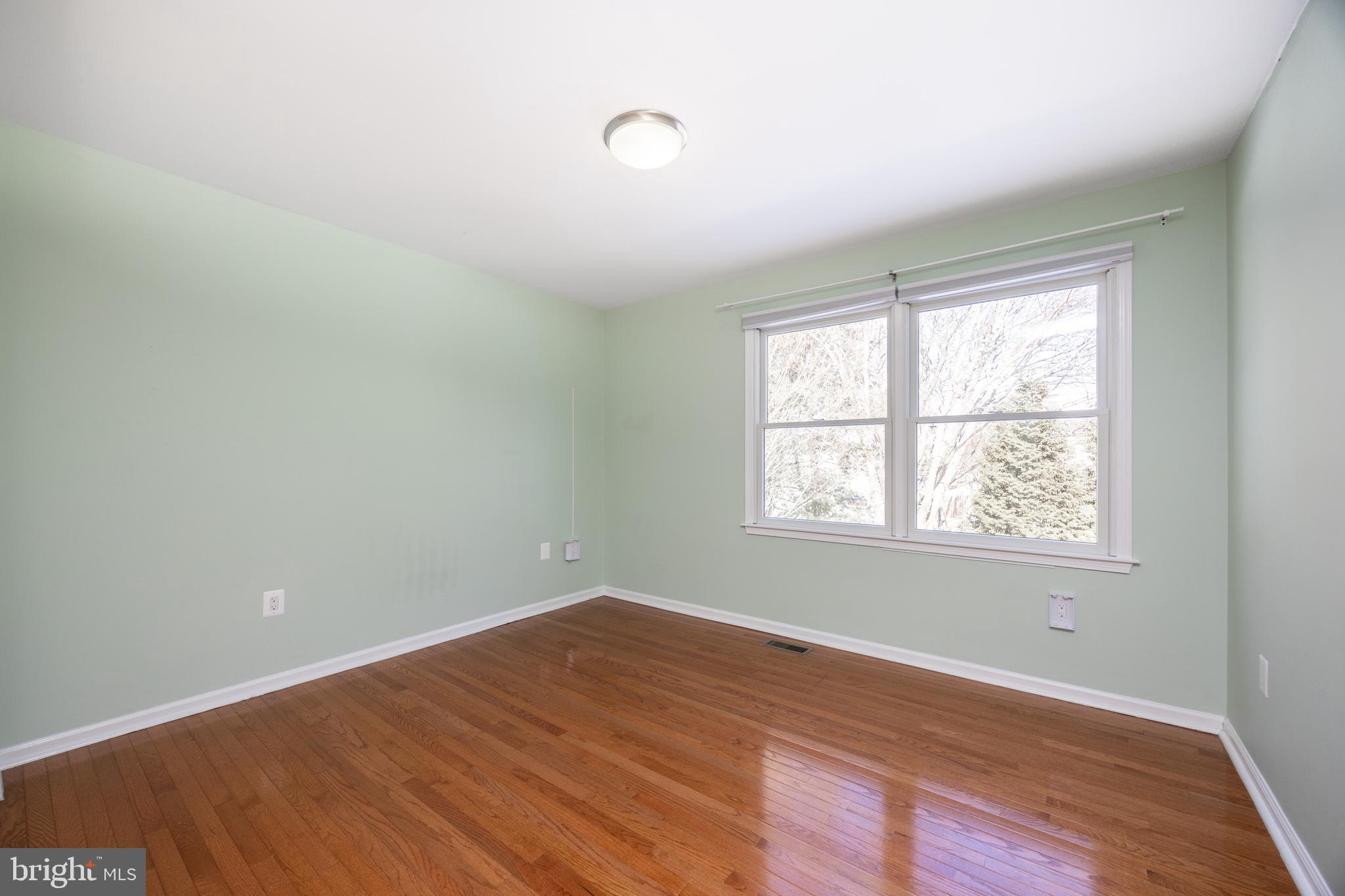 YARDLEY CREST - Residential