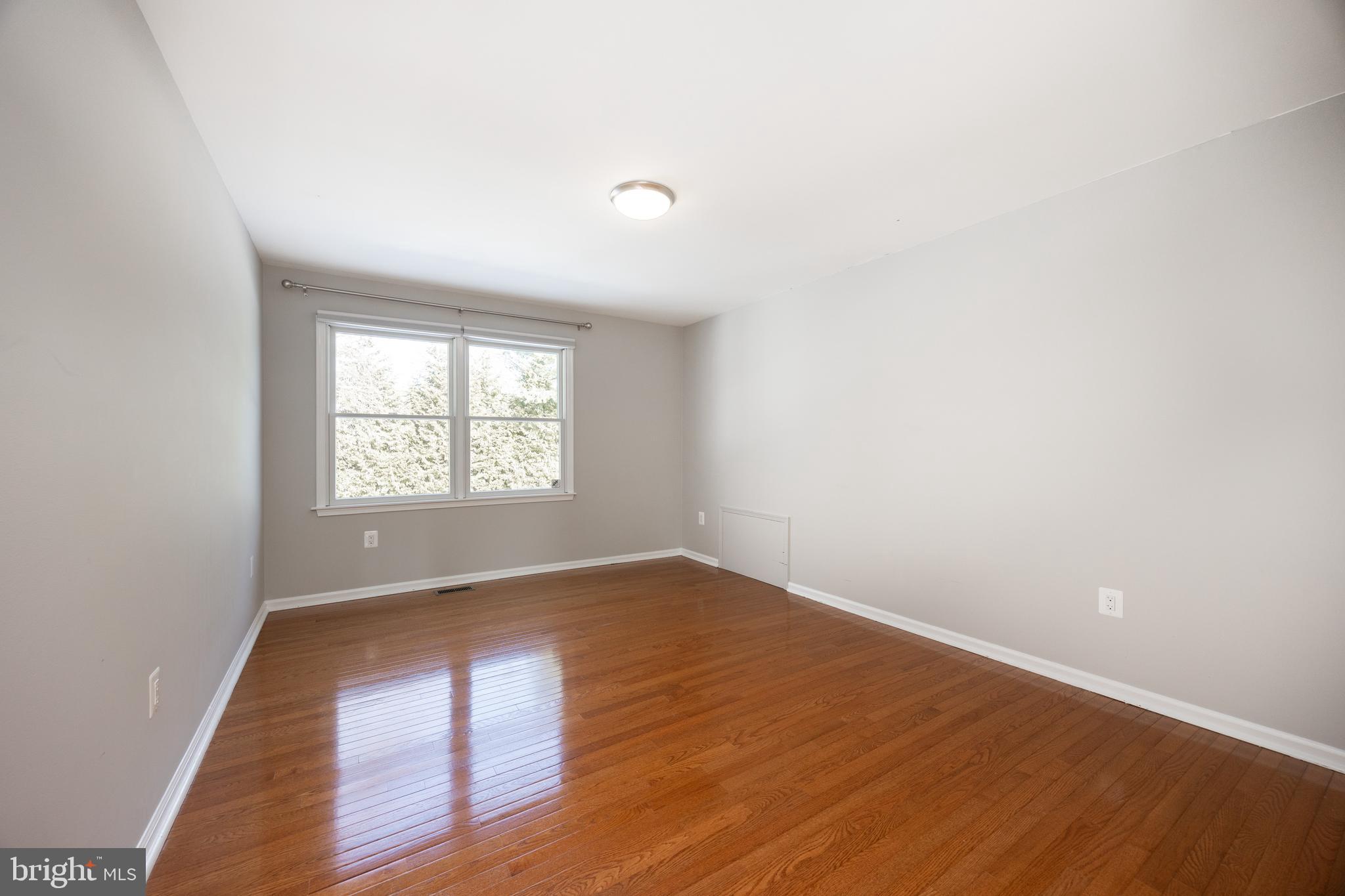 YARDLEY CREST - Residential