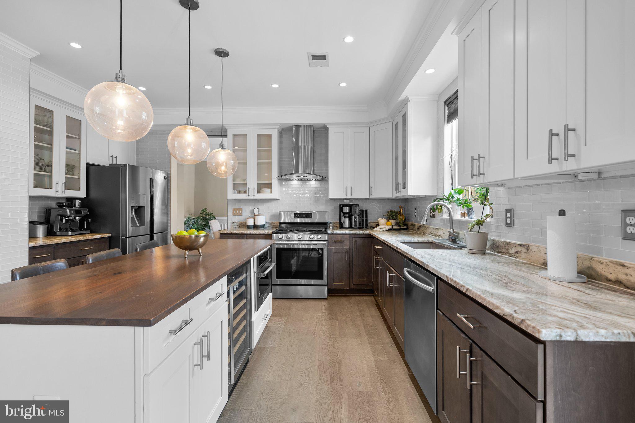 BLUE SPRING FARM - Residential