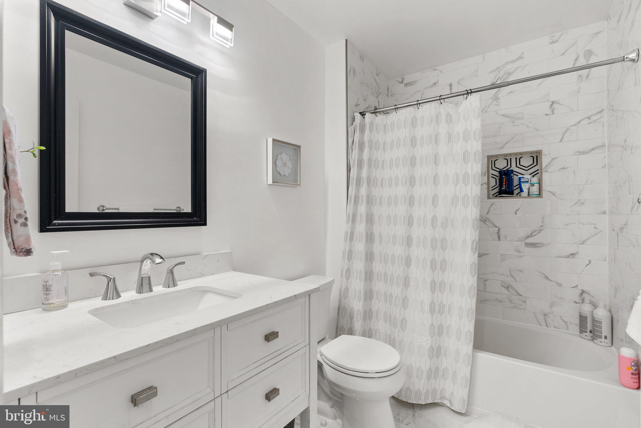 BLUE SPRING FARM - Residential