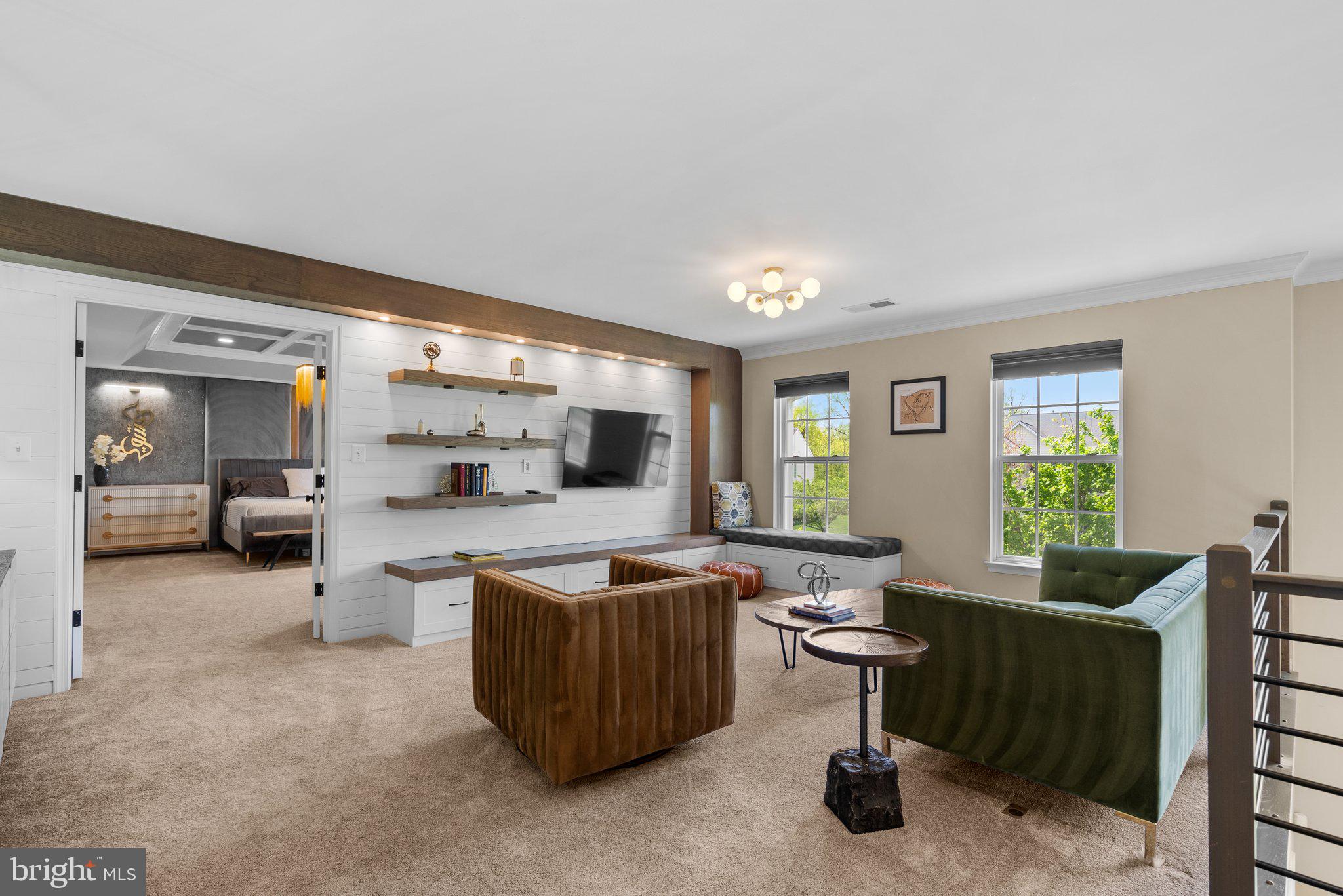 BLUE SPRING FARM - Residential