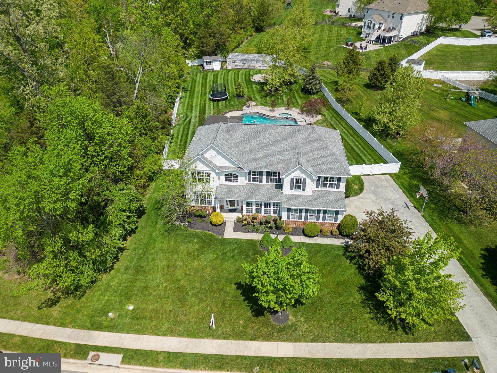 BLUE SPRING FARM - Residential