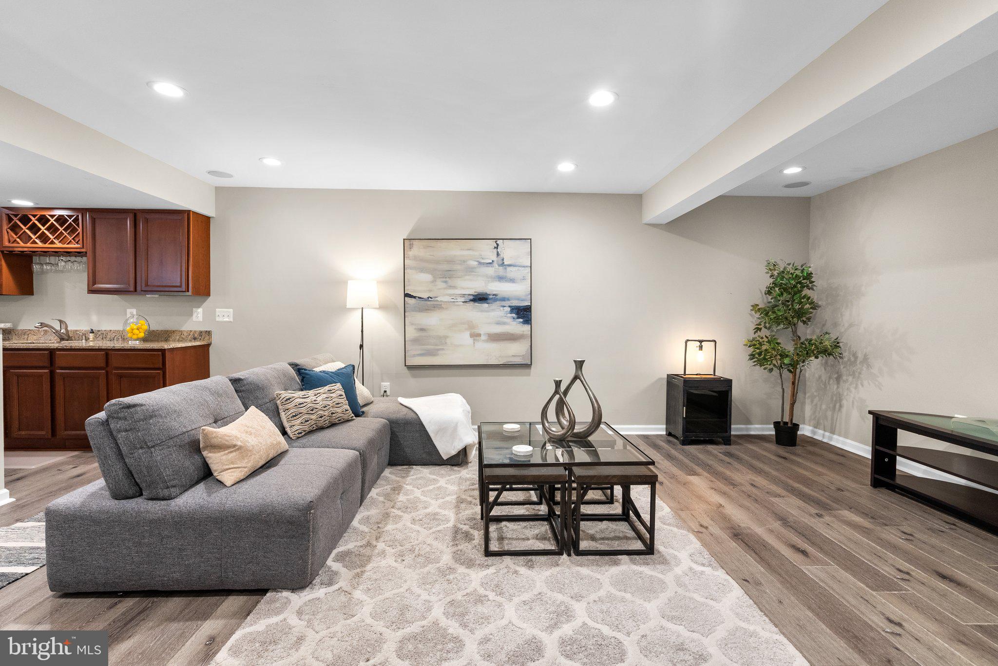 BLUE SPRING FARM - Residential