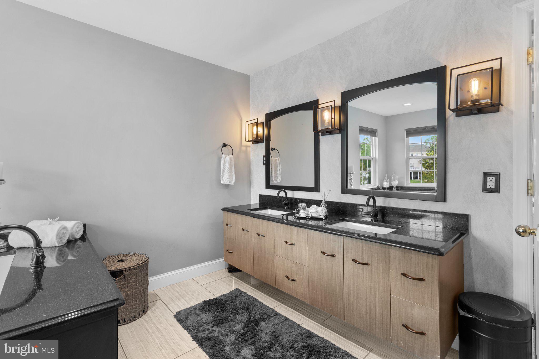 BLUE SPRING FARM - Residential