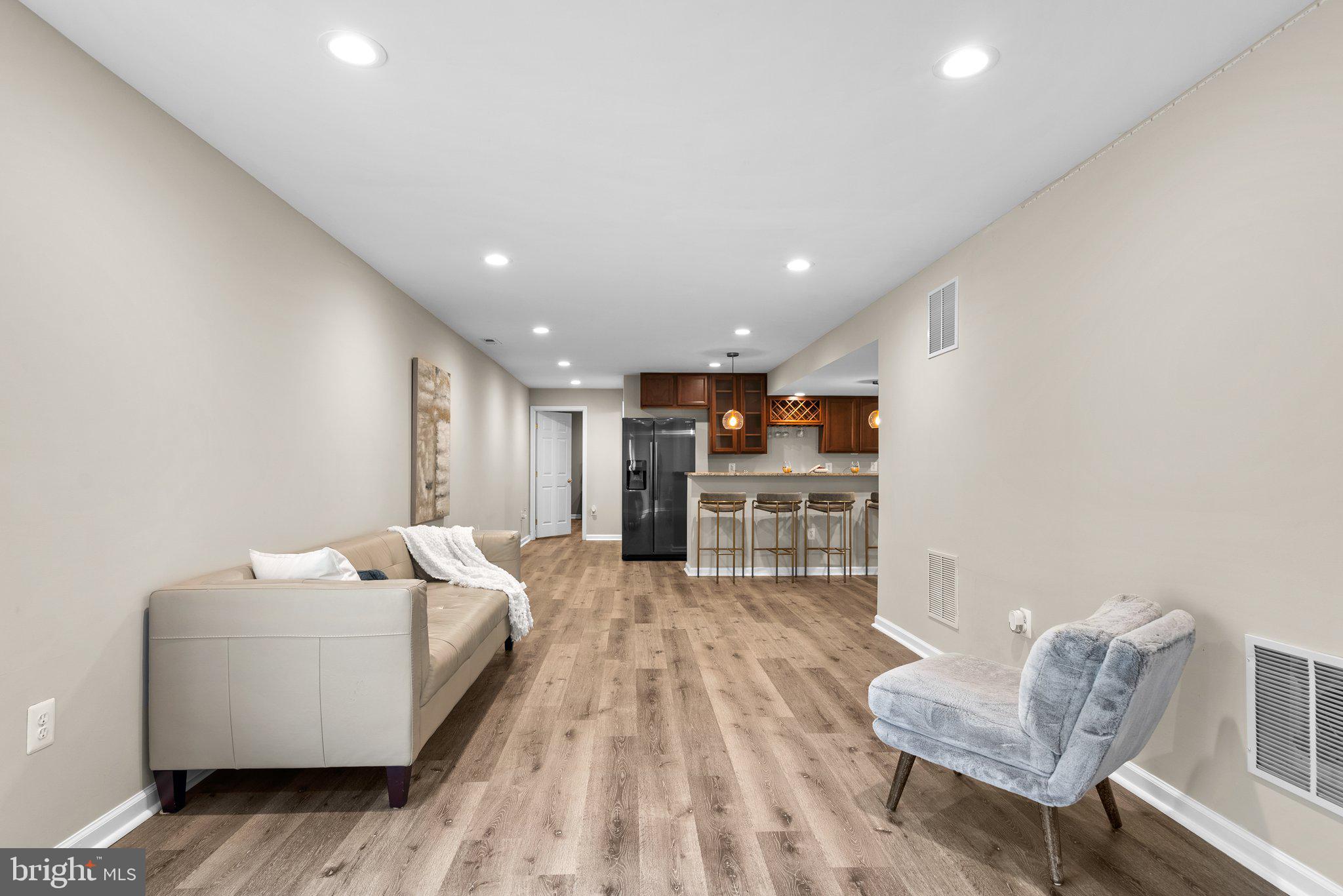 BLUE SPRING FARM - Residential