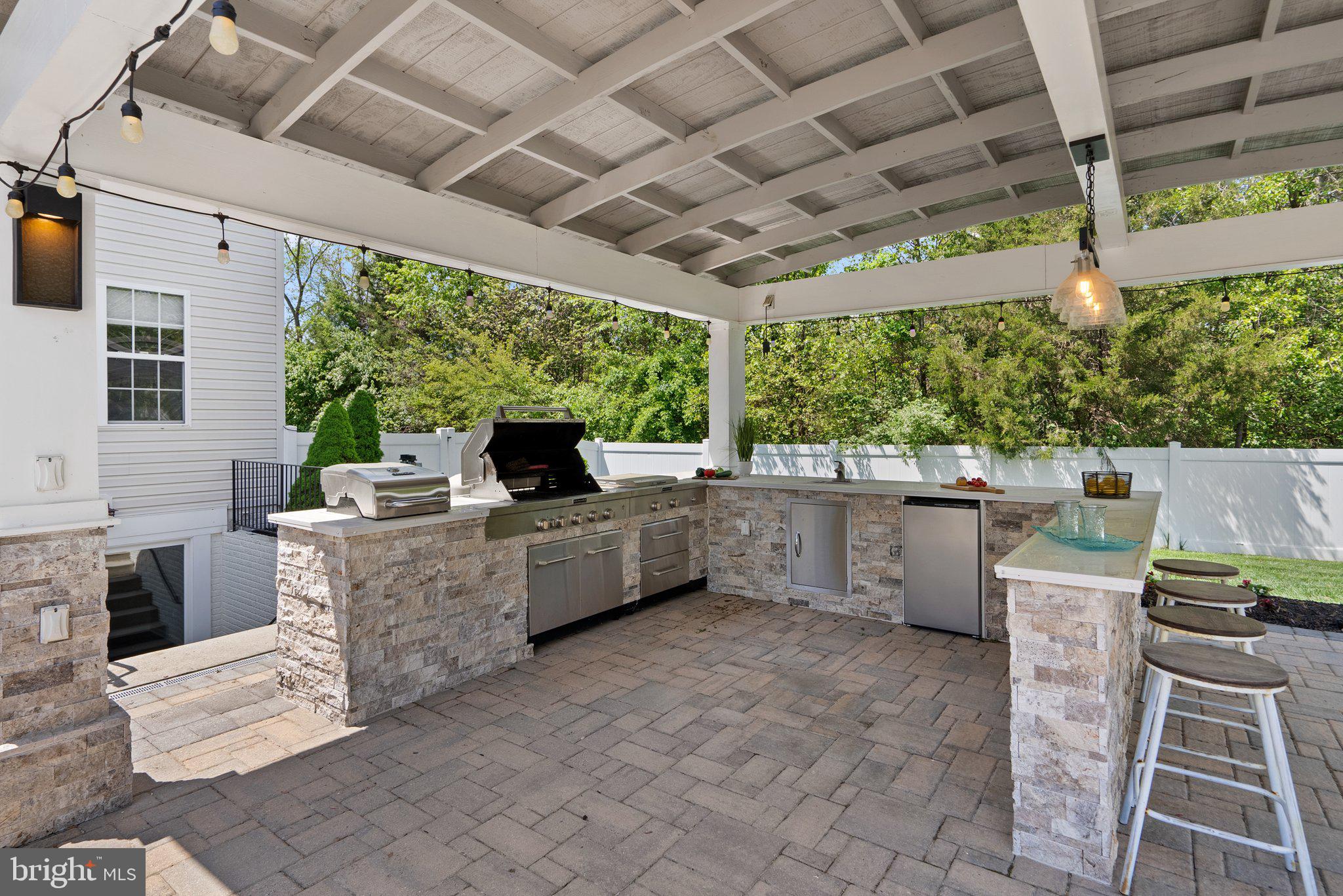 BLUE SPRING FARM - Residential