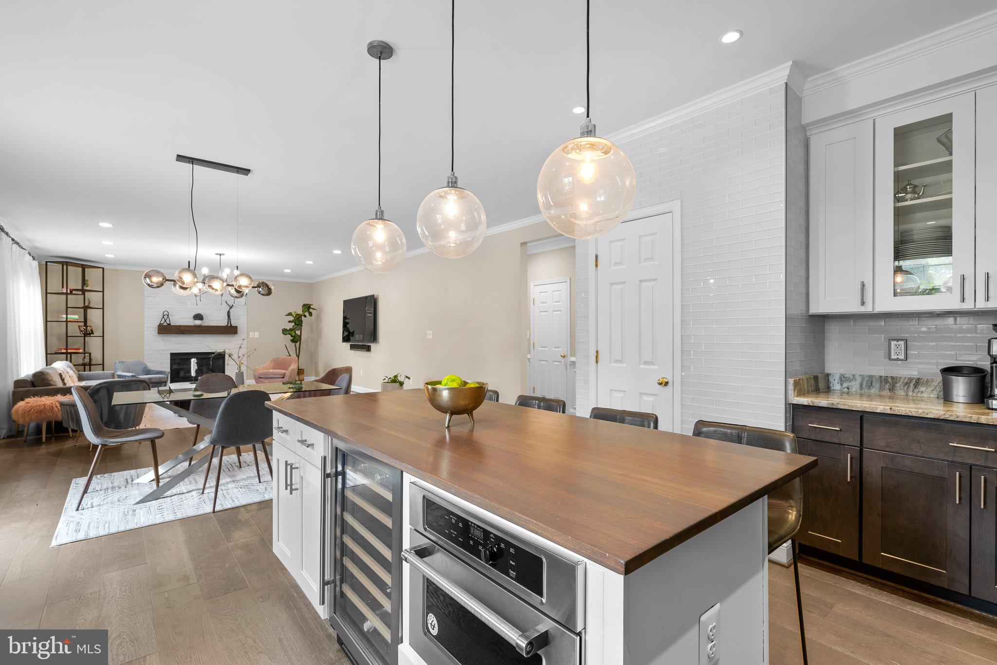 BLUE SPRING FARM - Residential