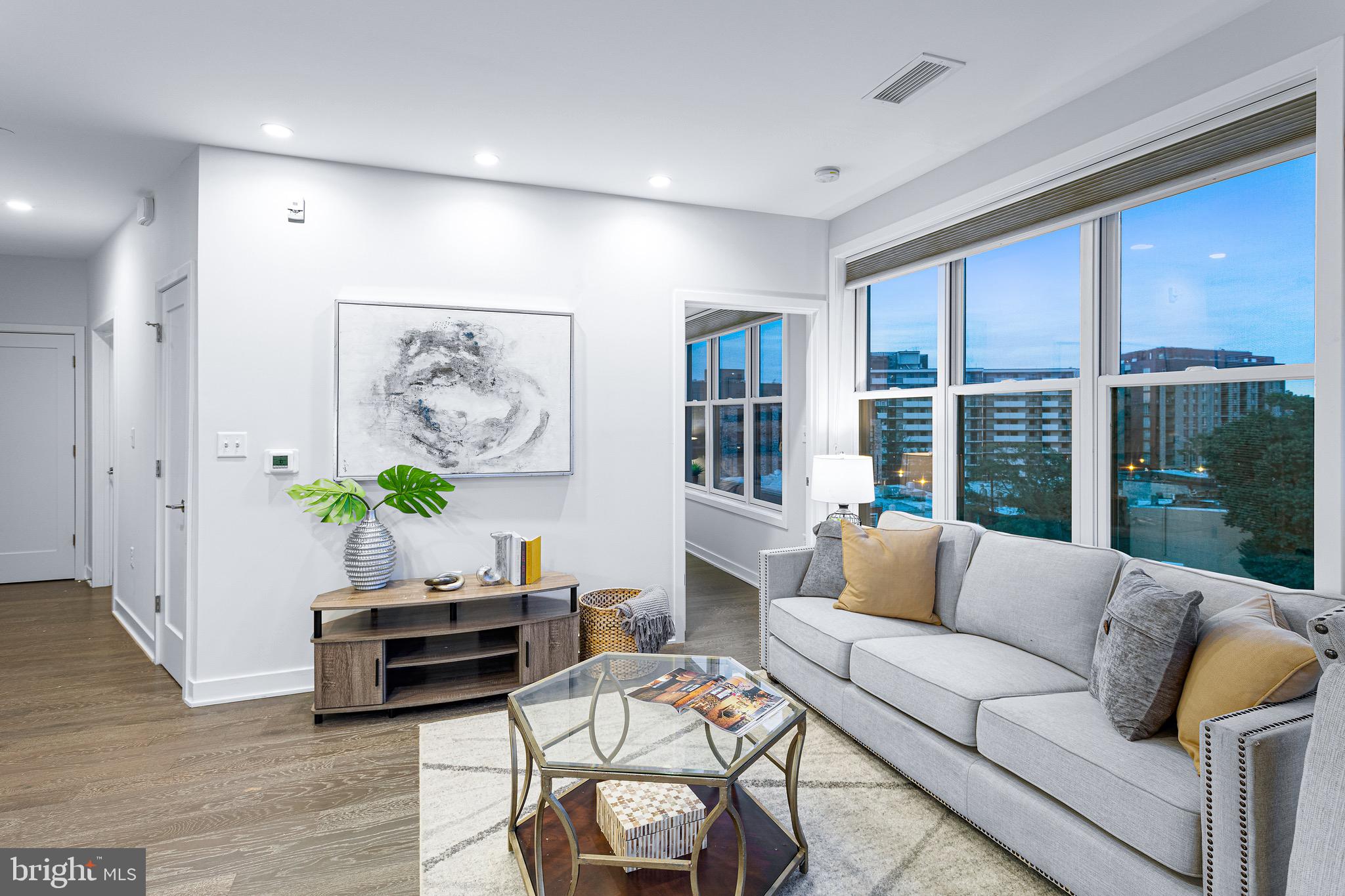 1350 MARYLAND AVENUE NE 205