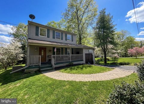 Photo of 35 Hillside Road, POTTSVILLE, PA 17901 (MLS # PASK2026302)
