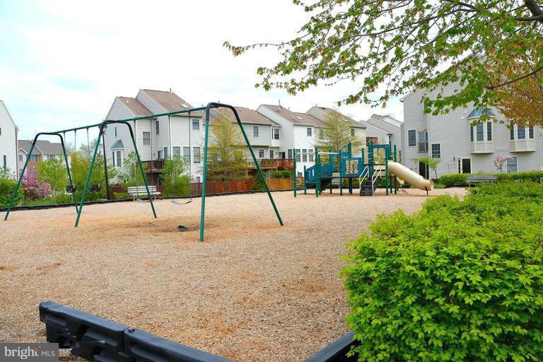 RIVER OAKS - Residential