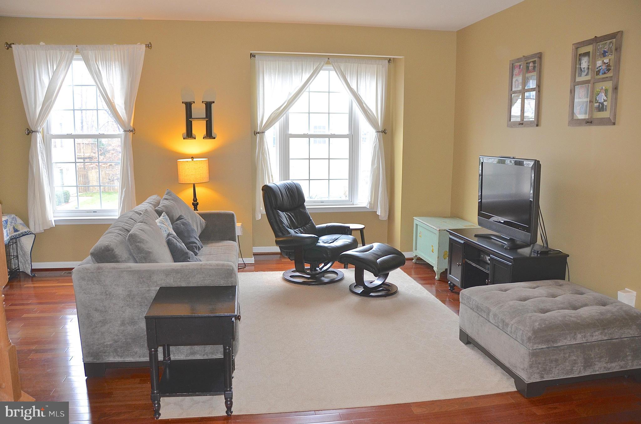 RIVER OAKS - Residential