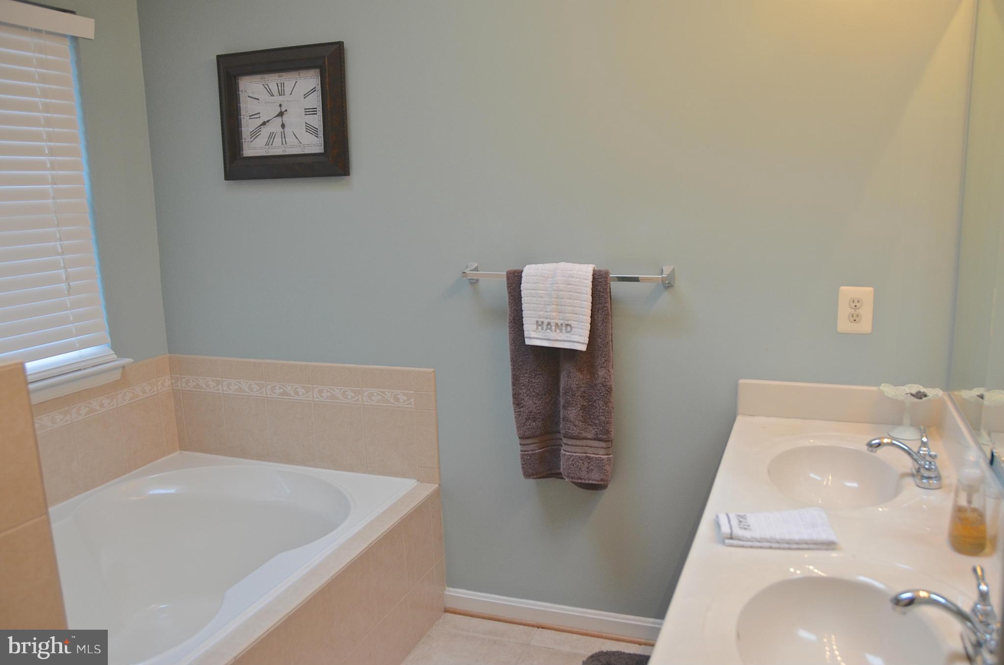 RIVER OAKS - Residential