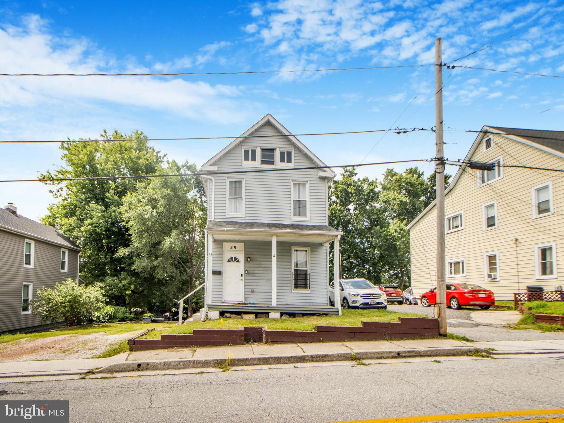25 3RD AVE