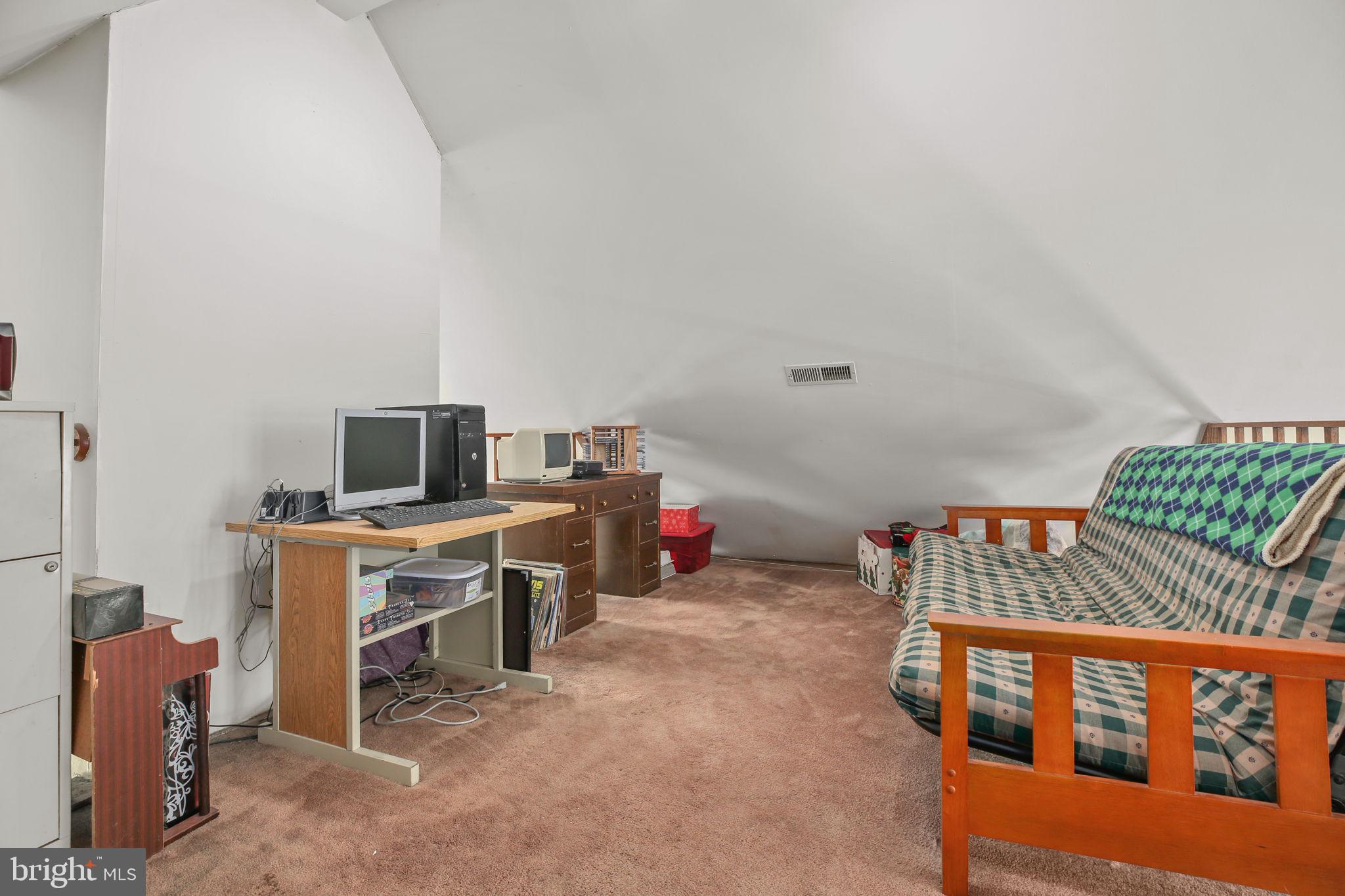 LAKE CAROLINE - Residential