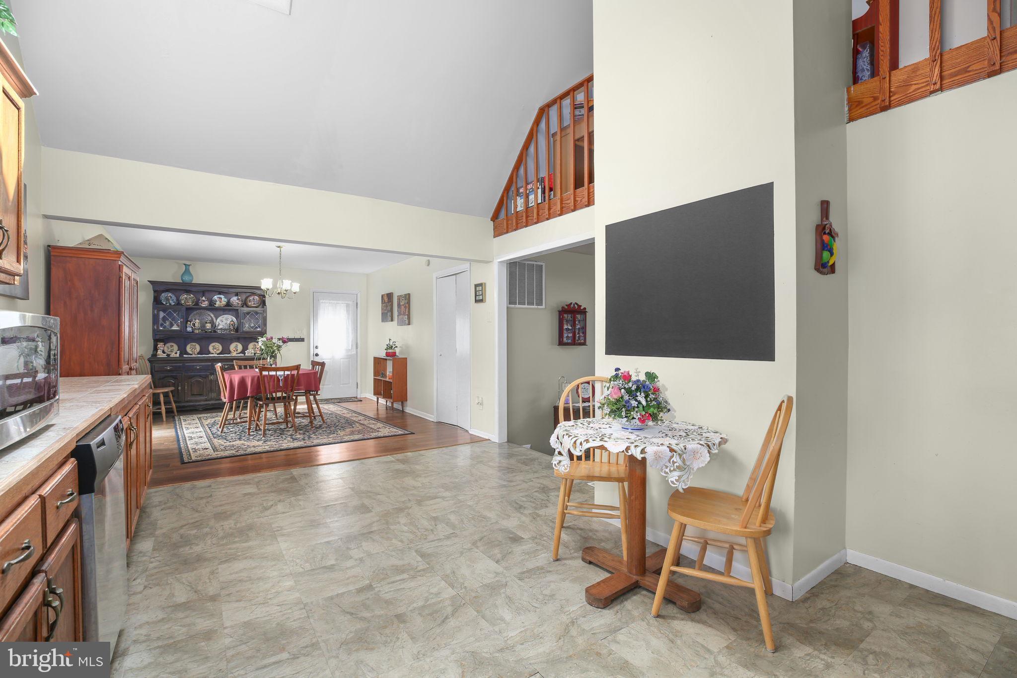 LAKE CAROLINE - Residential