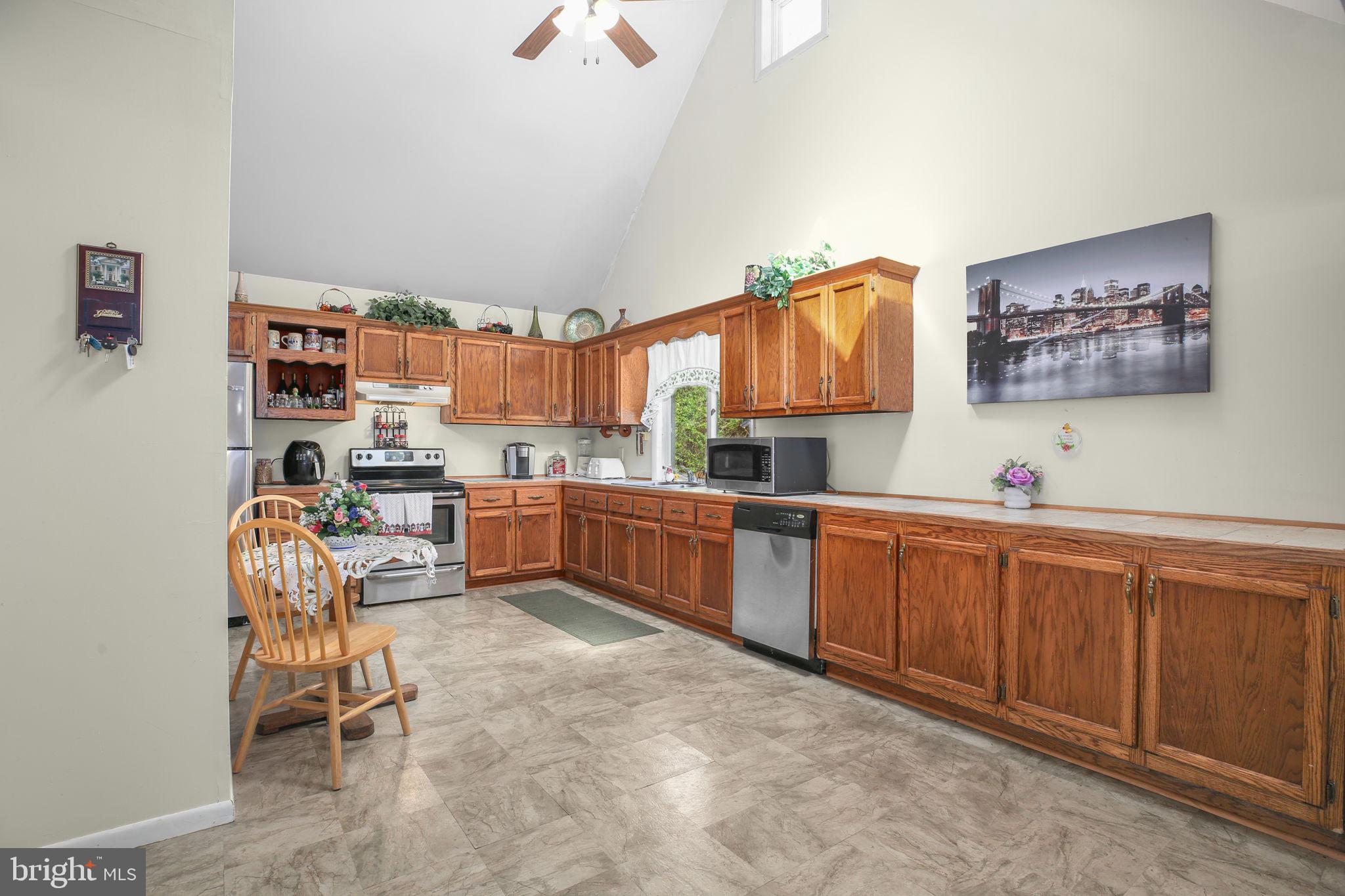 LAKE CAROLINE - Residential