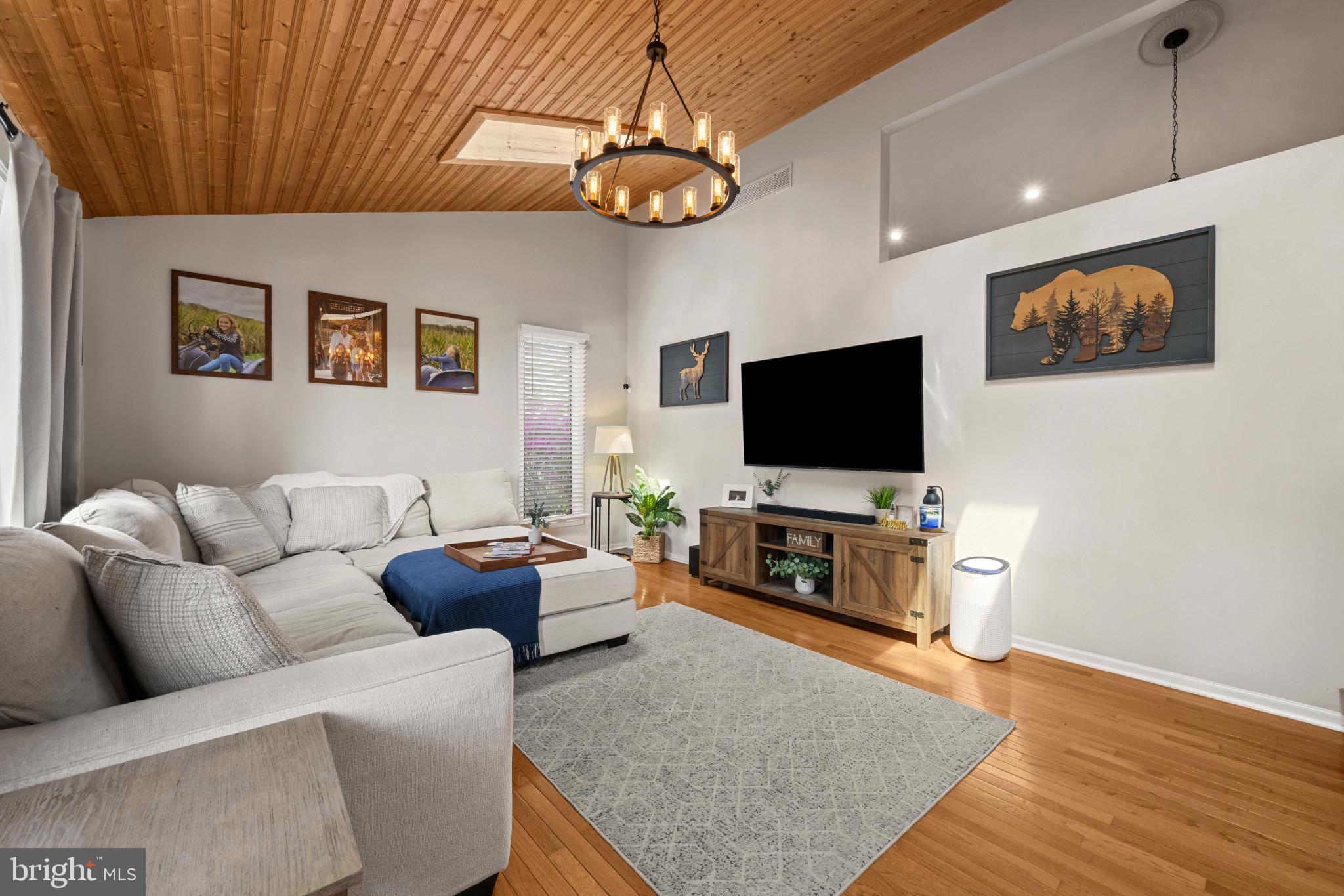 CLIPPER HILL ESTATES - Residential