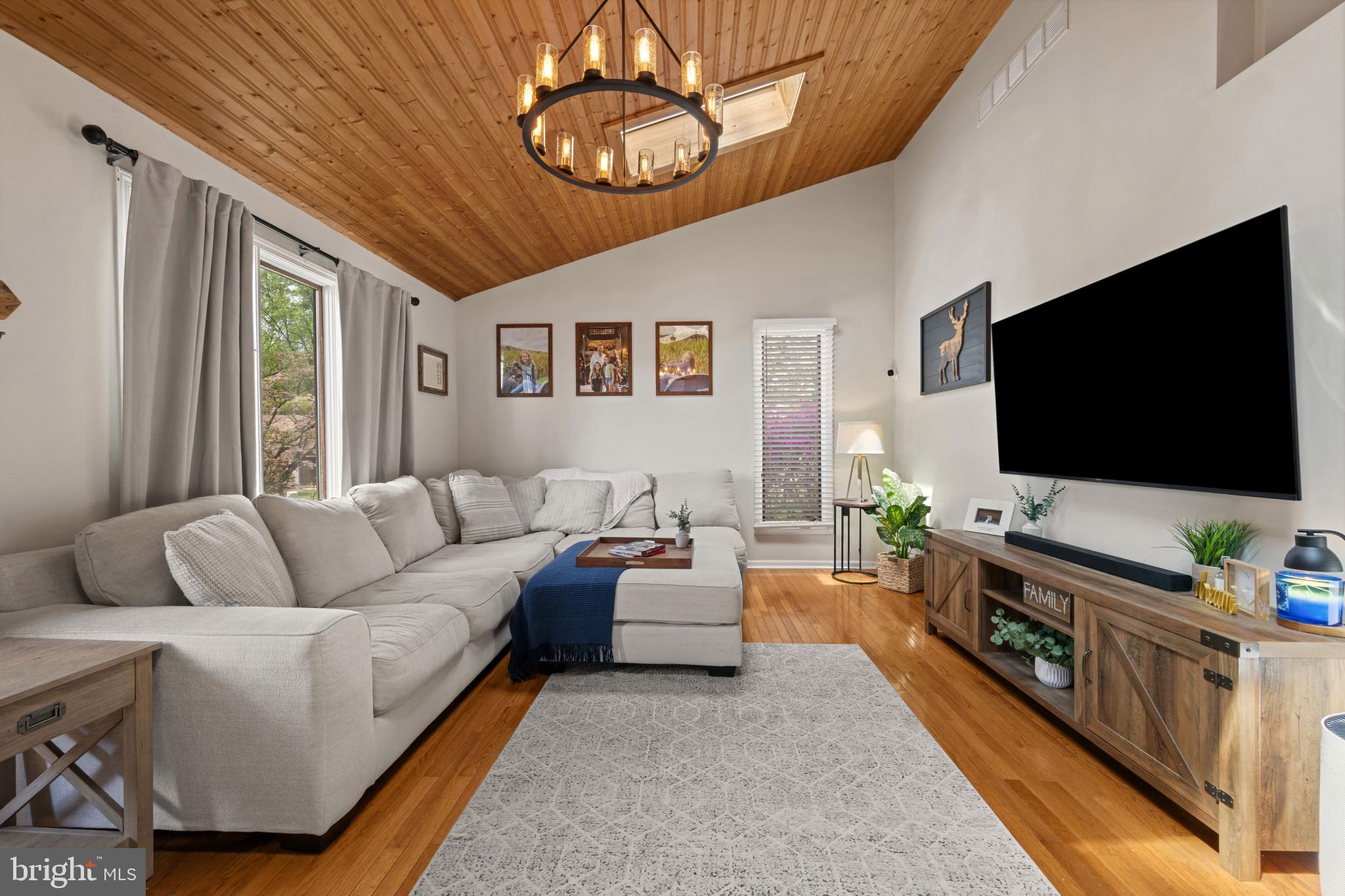 CLIPPER HILL ESTATES - Residential