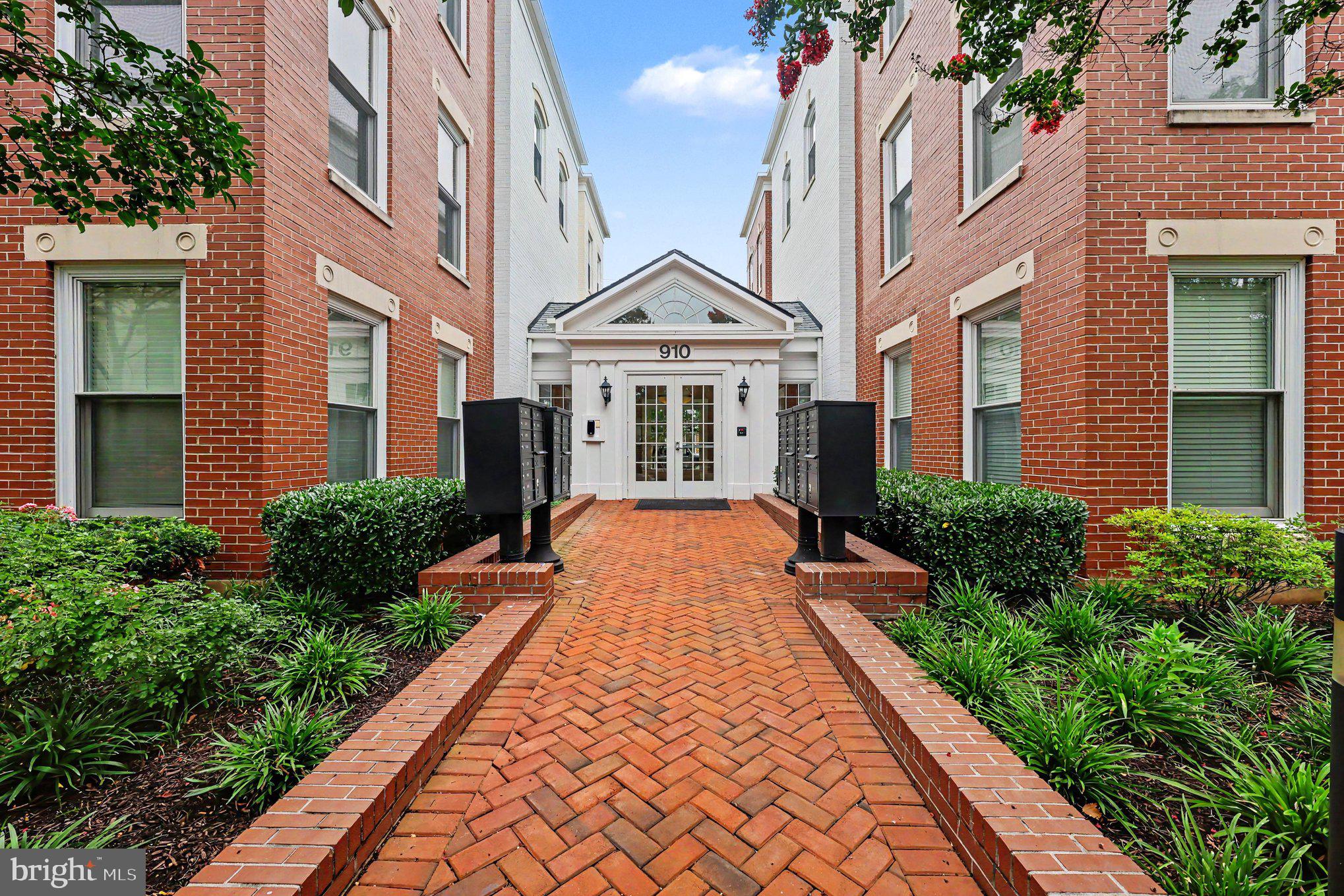 910 POWHATAN STREET 303S