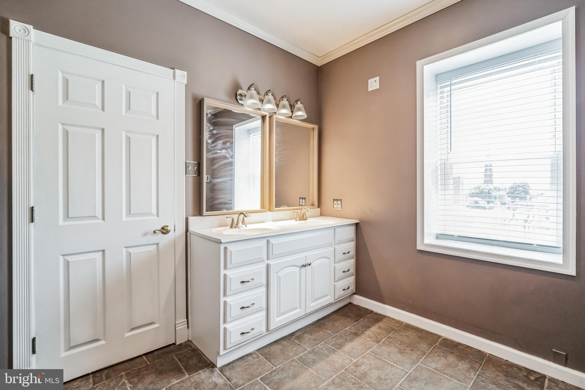 MANAYUNK - Residential Lease