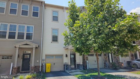 Townhouse For Sale - 211 Tanner Lane<br/> GLEN BURNIE, MD 21060