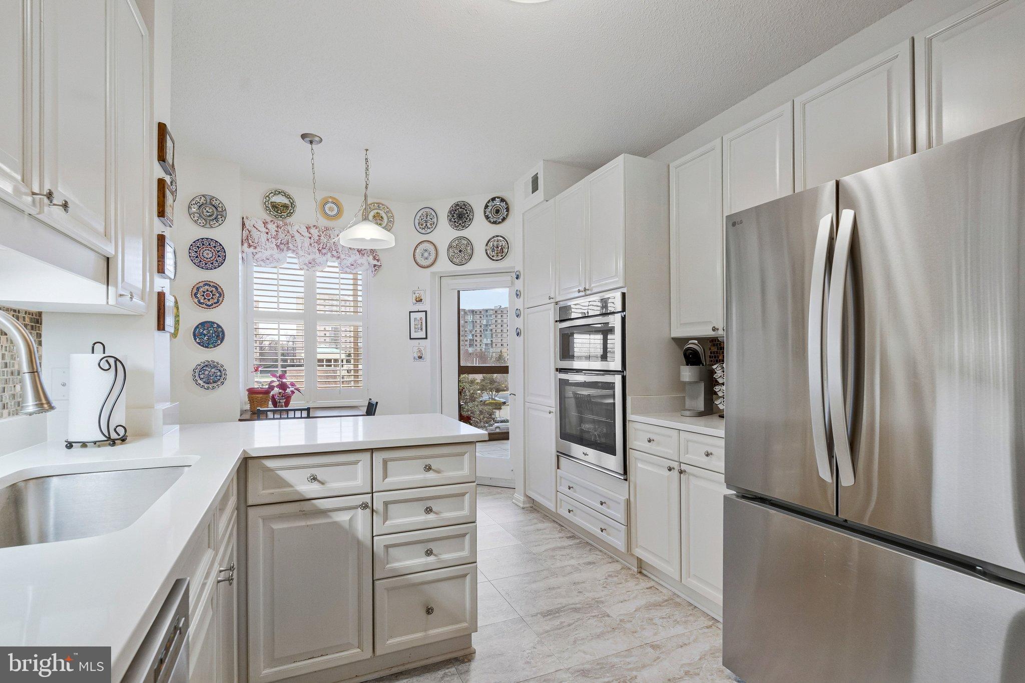 LANSDOWNE WOODS - Residential