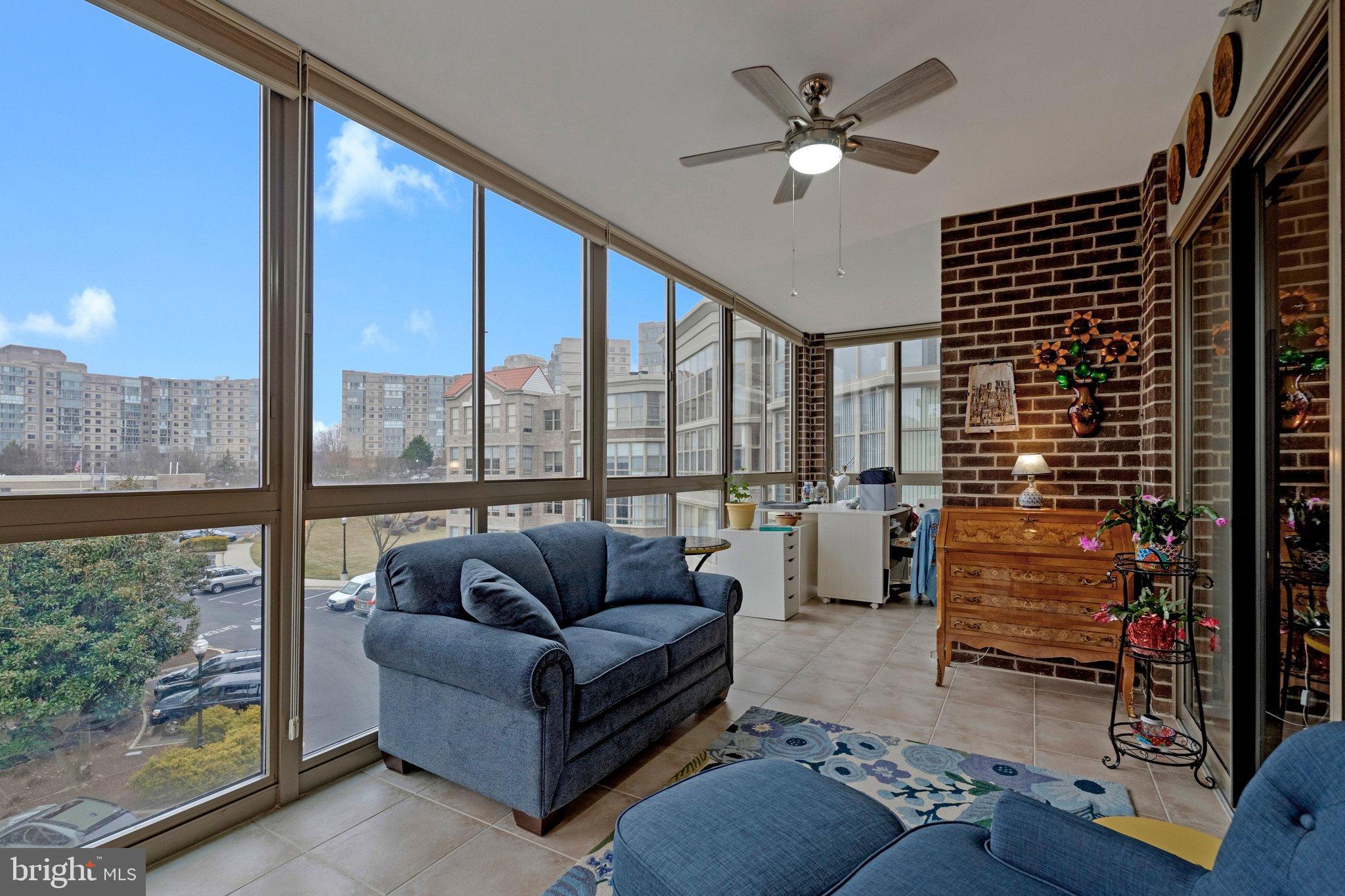 LANSDOWNE WOODS - Residential